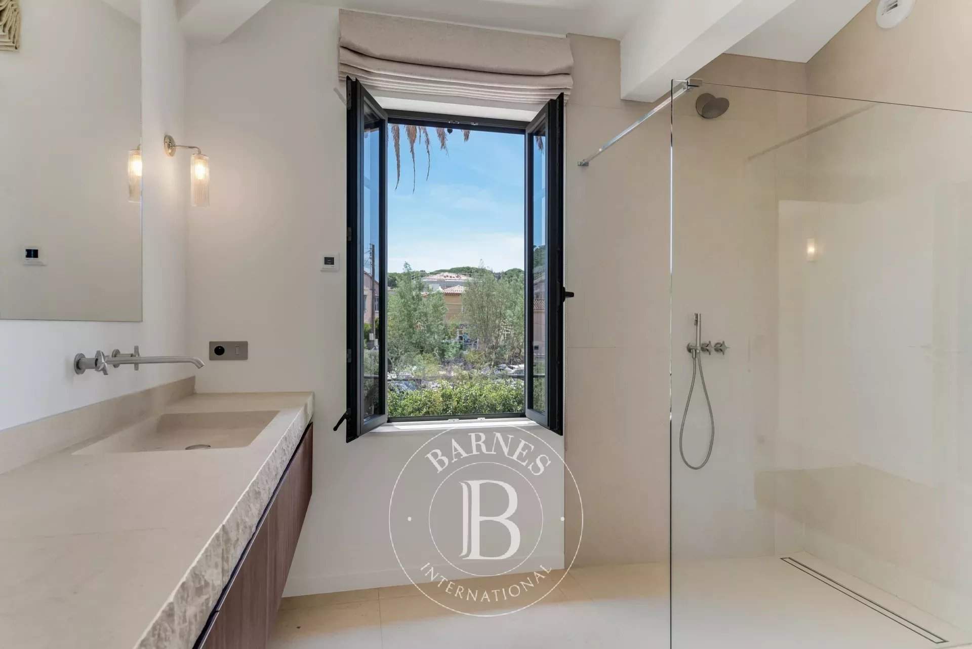 VILLA SAINT-TROPEZ - 5 CHAMBRES - PISCINE - VILLAGE picture 12
