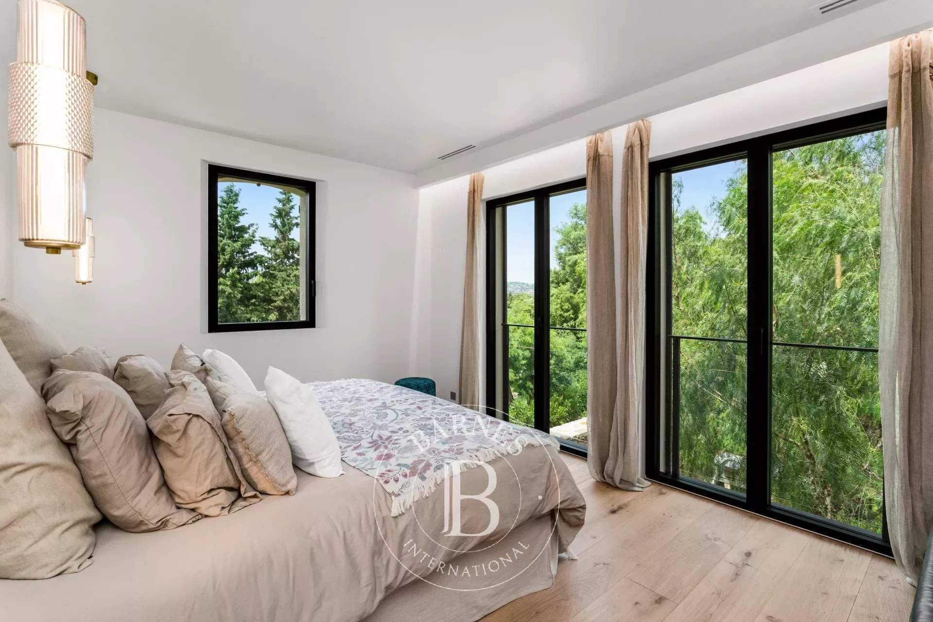 GASSIN - VILLA 5 CHAMBRES - PISCINE picture 11