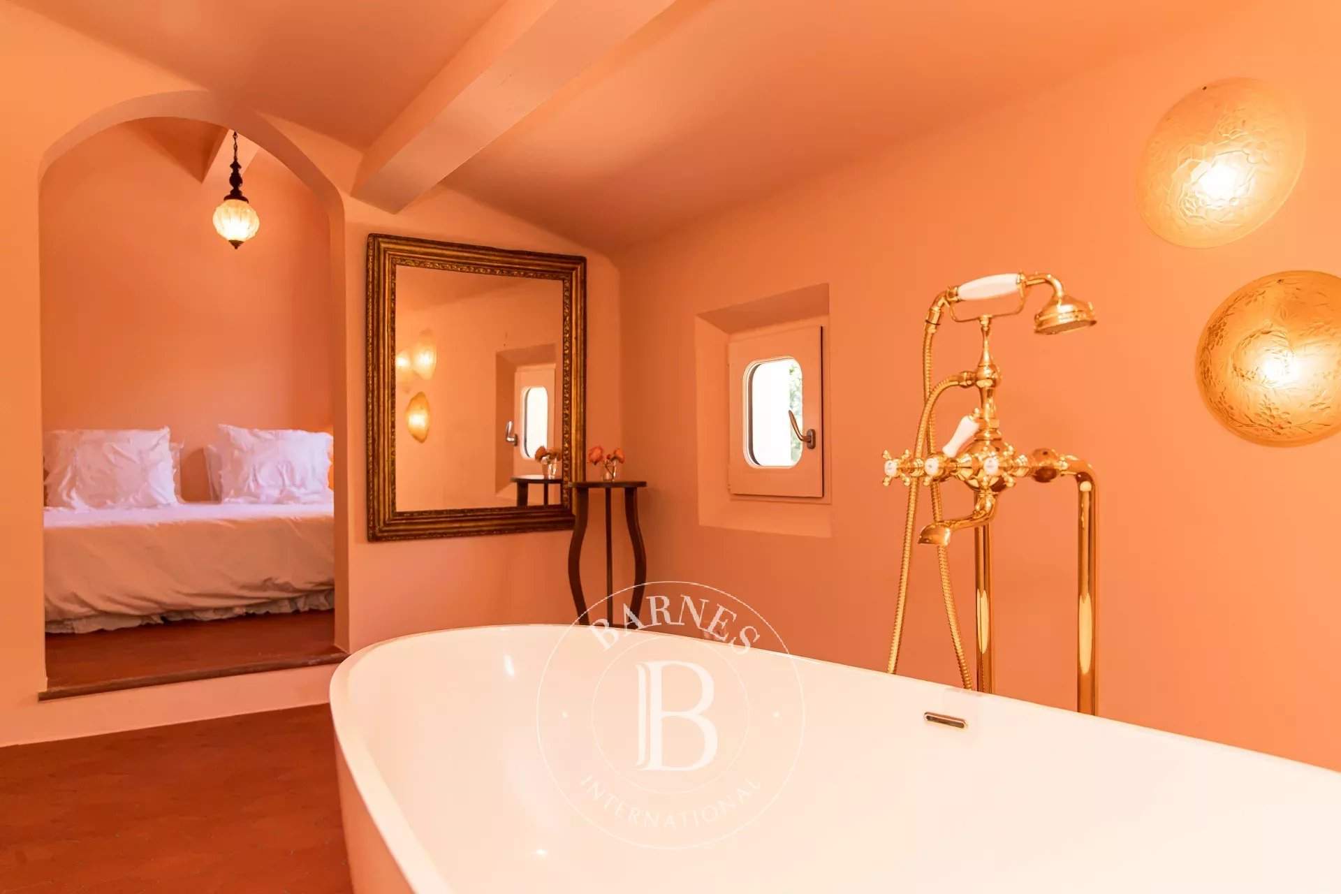 RAMATUELLE - ROUTE DES PLAGES - 6-BEDROOM VILLA - SWIMMING POOL picture 8