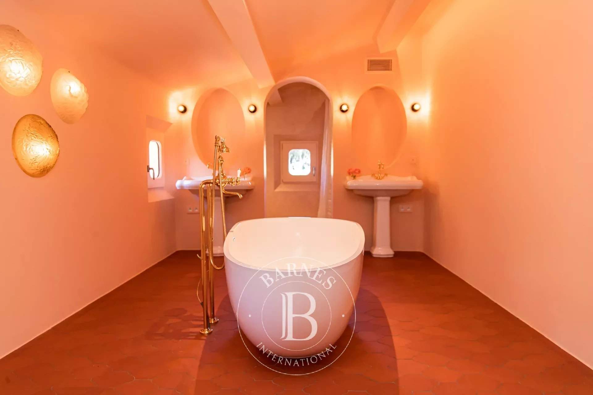 RAMATUELLE - ROUTE DES PLAGES - 6-BEDROOM VILLA - SWIMMING POOL picture 7