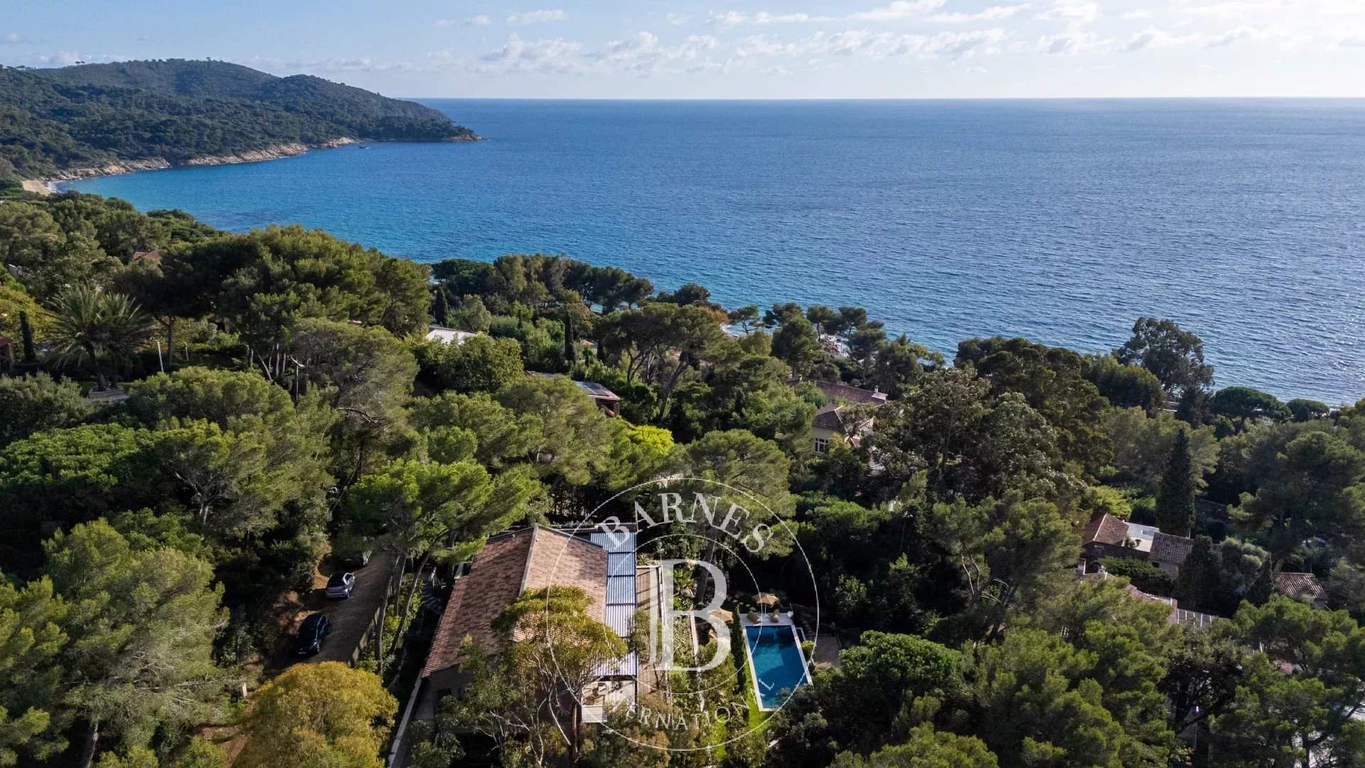 GIGARO - VILLA 6 CHAMBRES - PISCINE - VUE MER picture 19