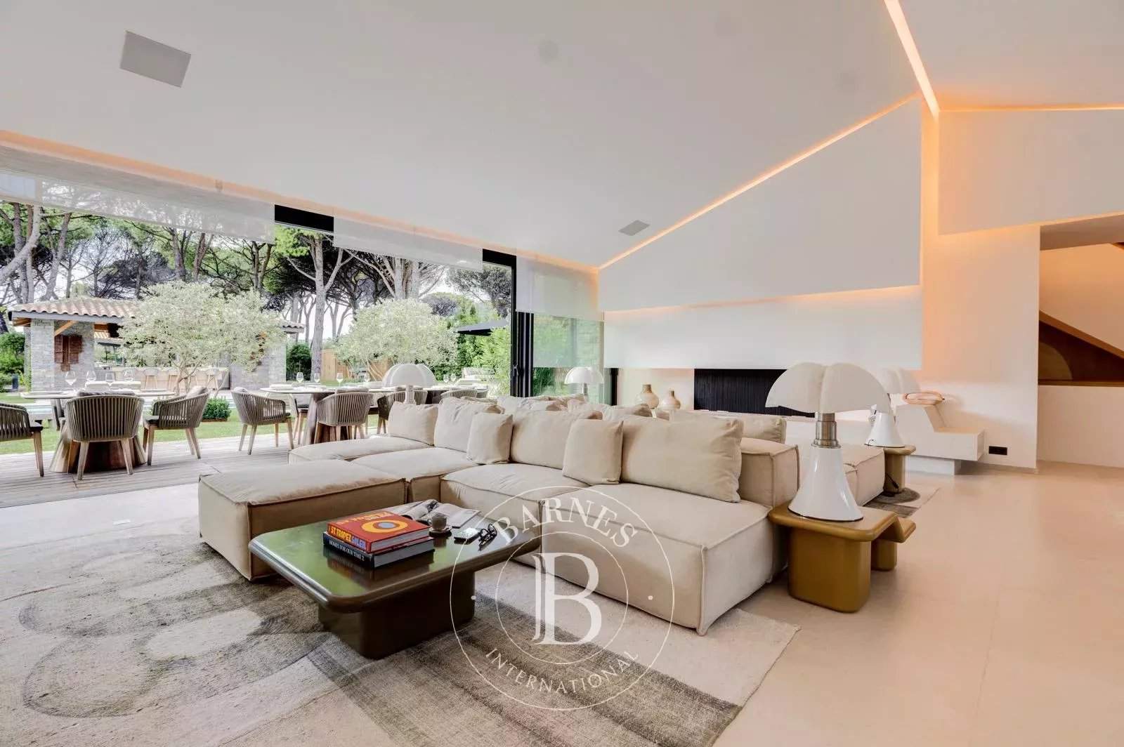 RAMATUELLE - NEW VILLA - 6 BEDROOMS + 2 STAFF - NEAR BEACH - SWIMMING POOL - GYM picture 7