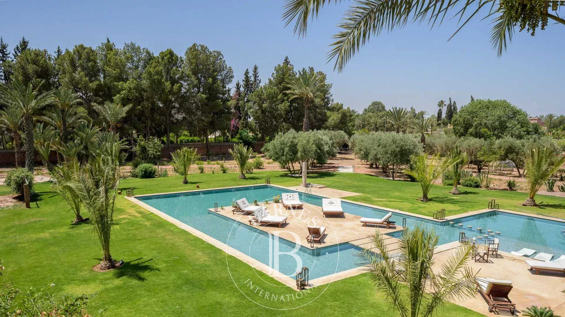 Marrakech  - Villa 13 Pi&egrave;ces 9 Chambres