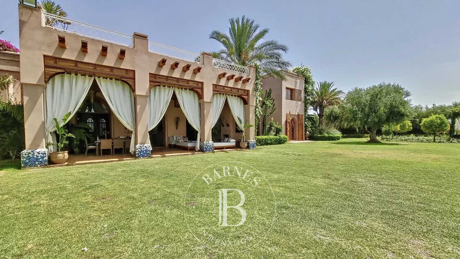Villa d'architecture marocaine dans une domaine privé picture 19