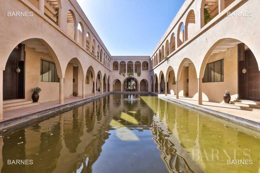 Marrakech  - Hôtel particulier 50 Pièces 24 Chambres