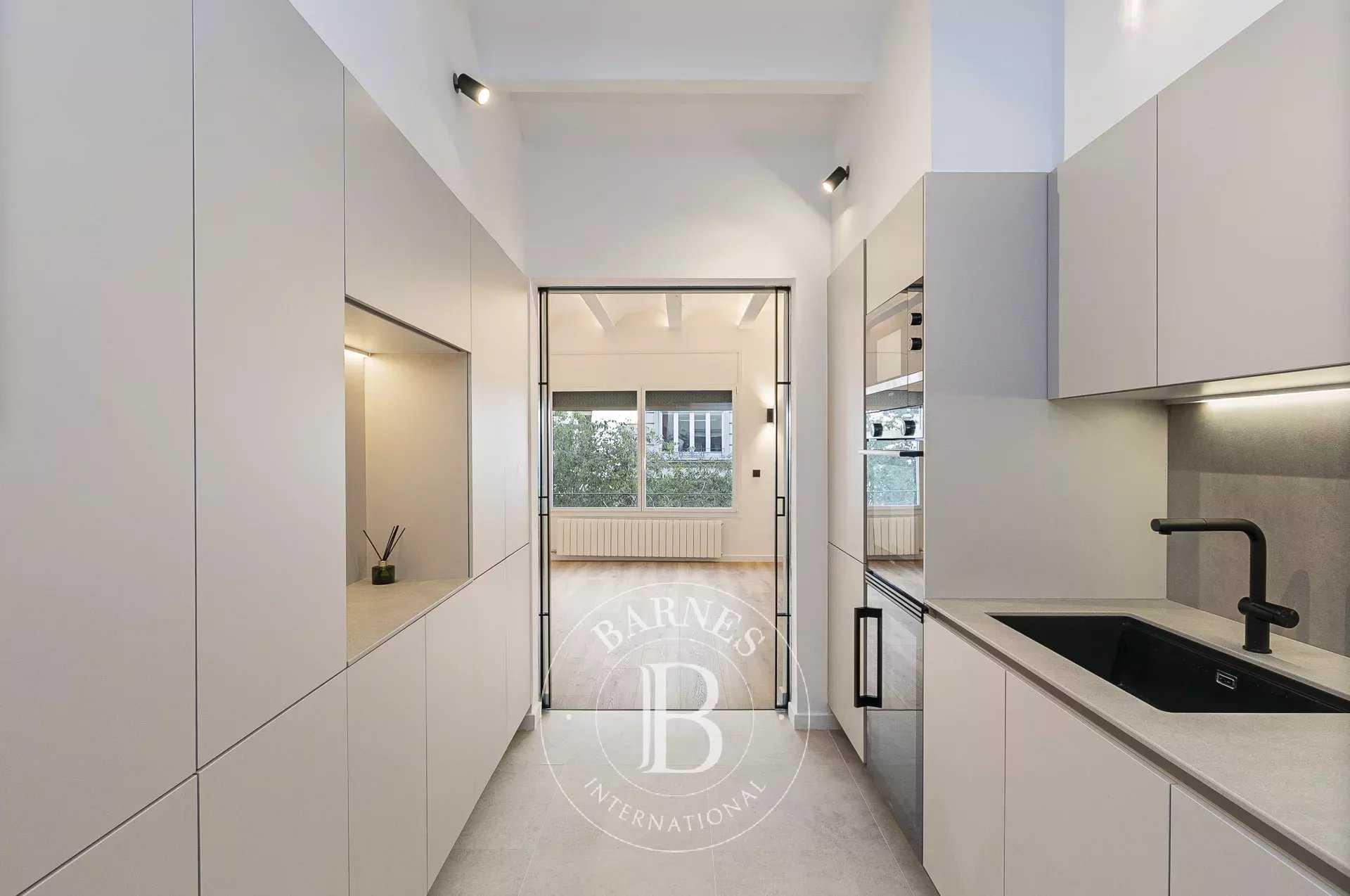 Barcelona  - Apartment 3 Bedrooms