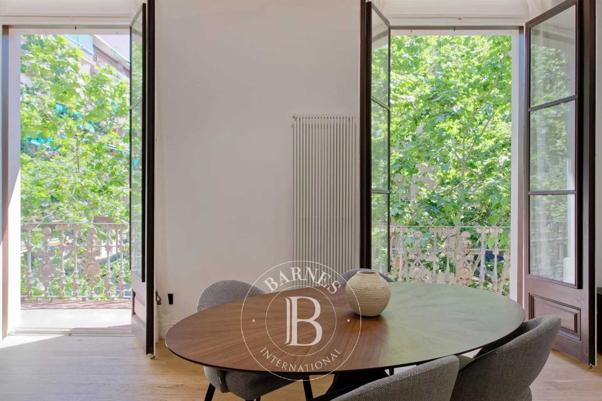 Barcelona  - Apartment 3 Bedrooms