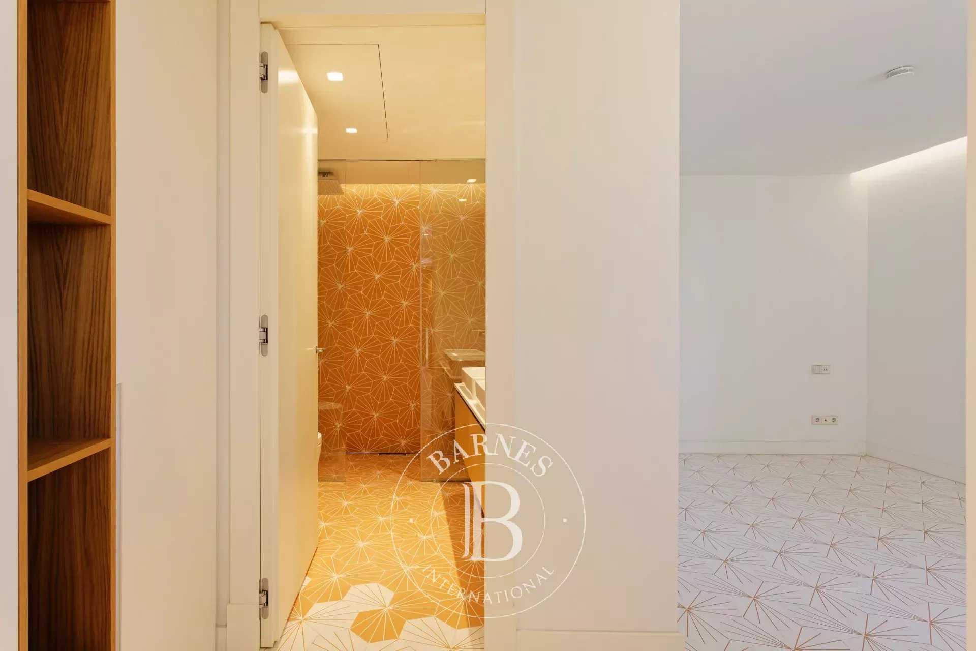 Barcelona  - Apartment 3 Bedrooms