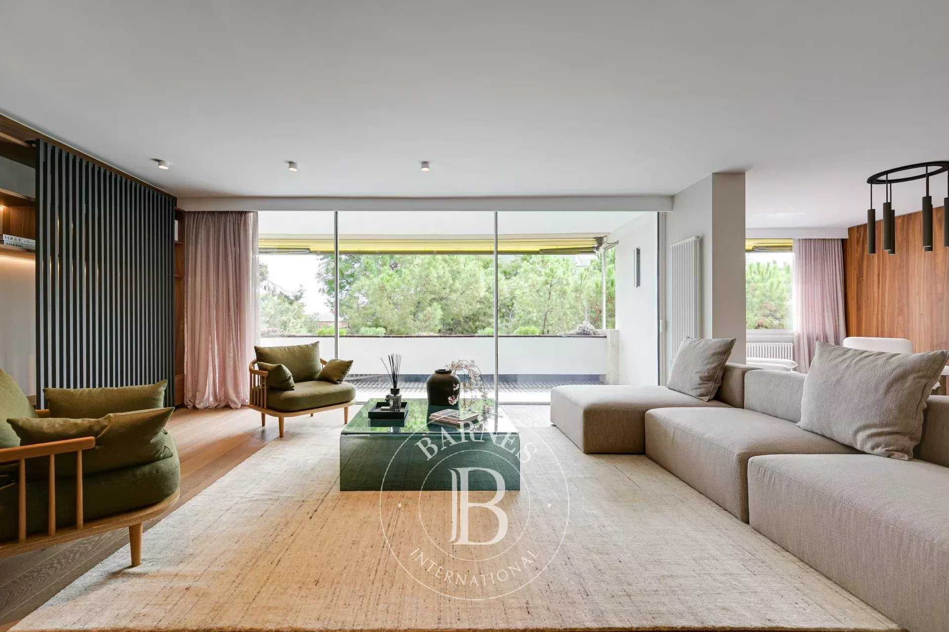 Barcelona  - Apartment 6 Bedrooms