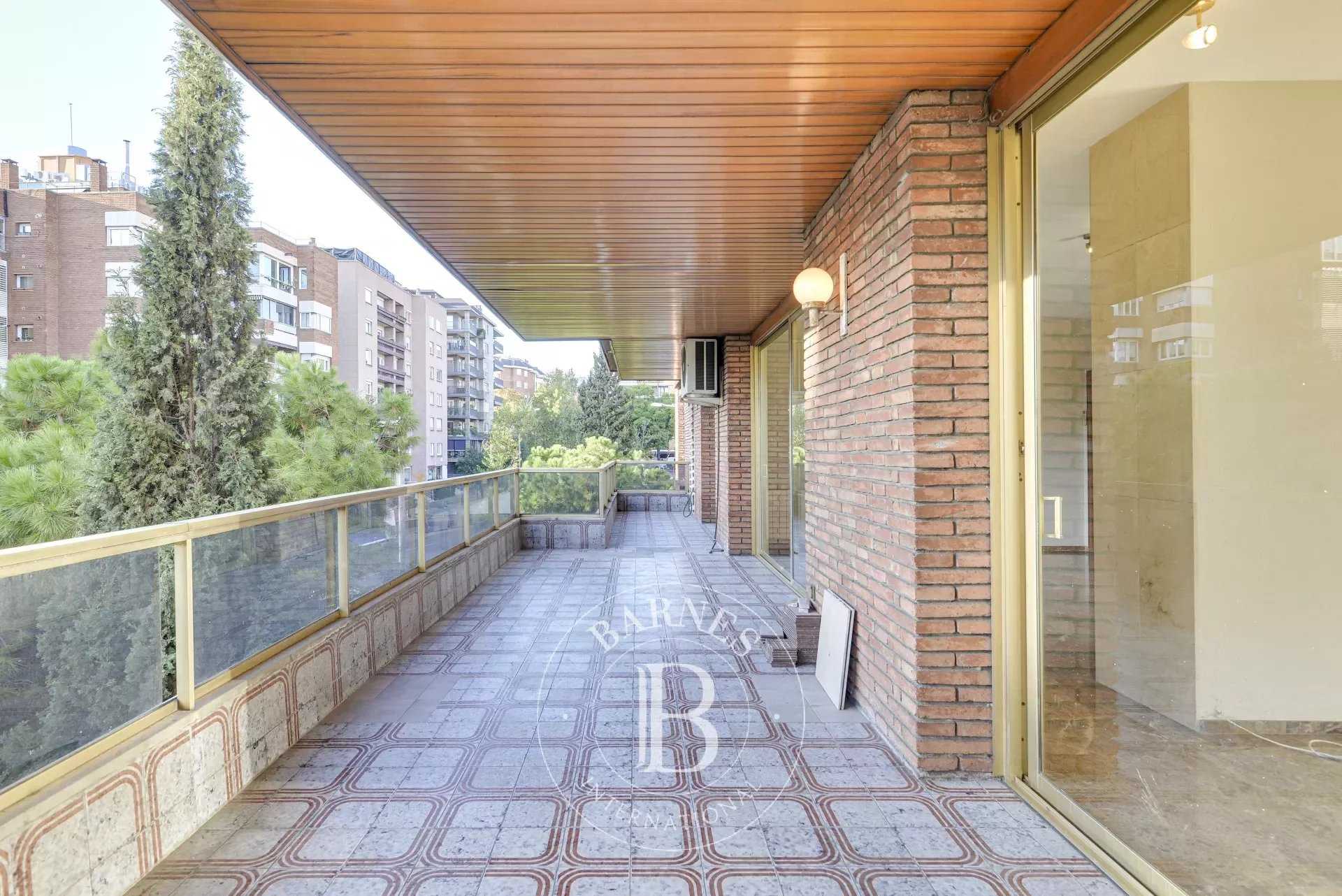 Barcelona  - Appartement 6 Pièces 4 Chambres