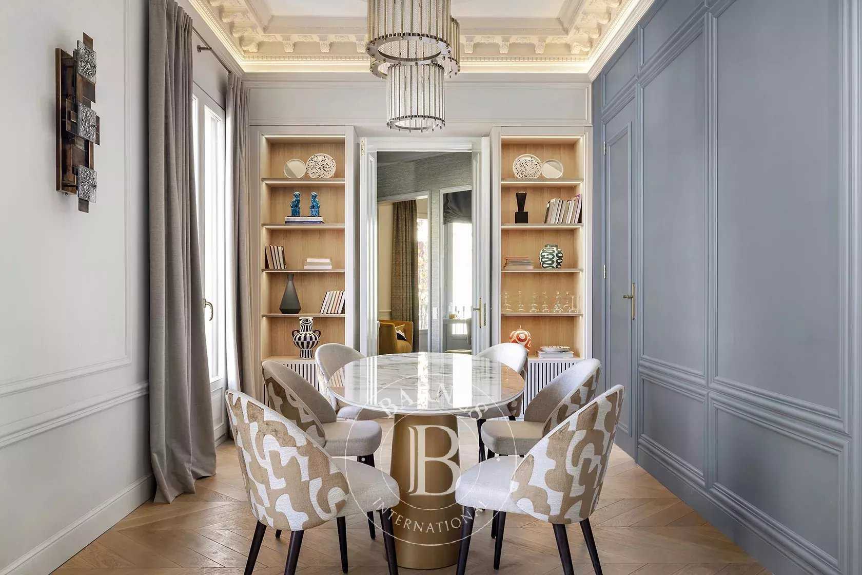 Barcelona  - Apartment 3 Bedrooms