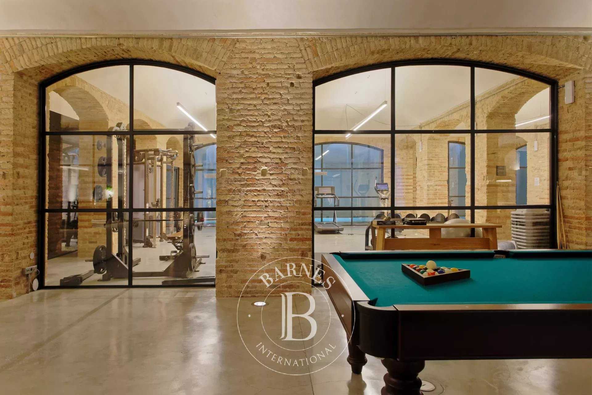 Barcelona  - Apartment 3 Bedrooms