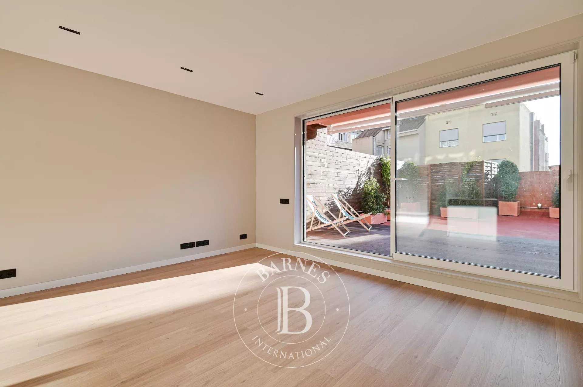 Barcelona  - Apartment 3 Bedrooms