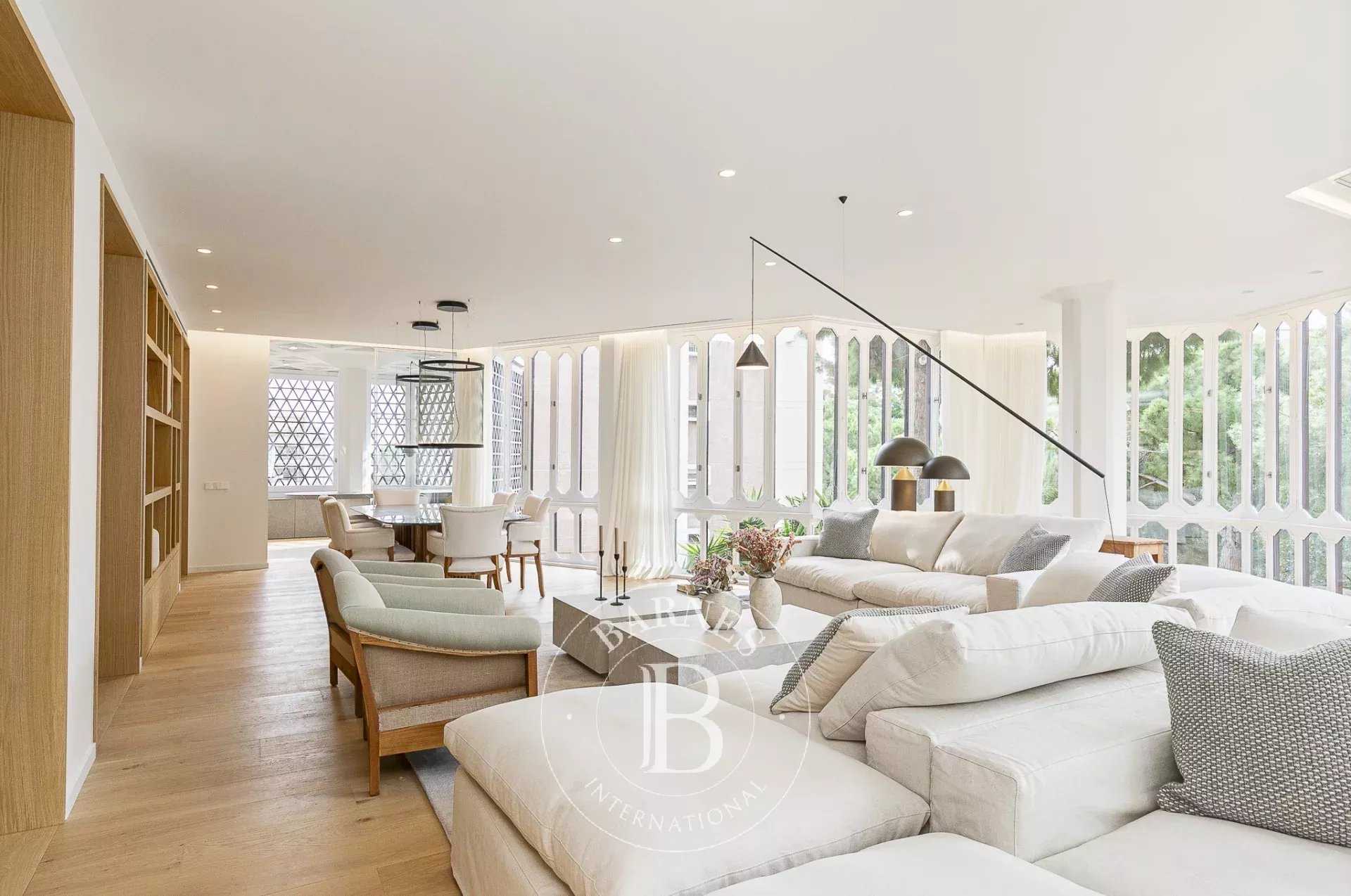 Barcelona  - Apartment 4 Bedrooms