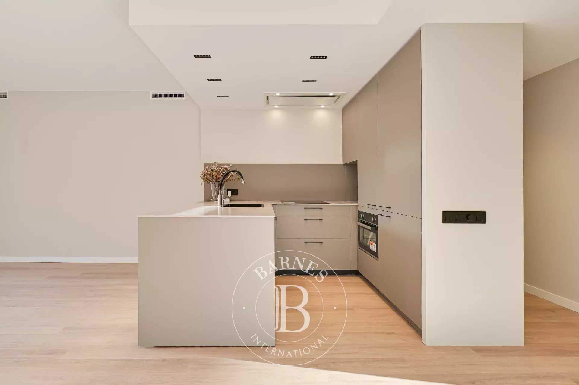 Barcelona  - Apartment 3 Bedrooms