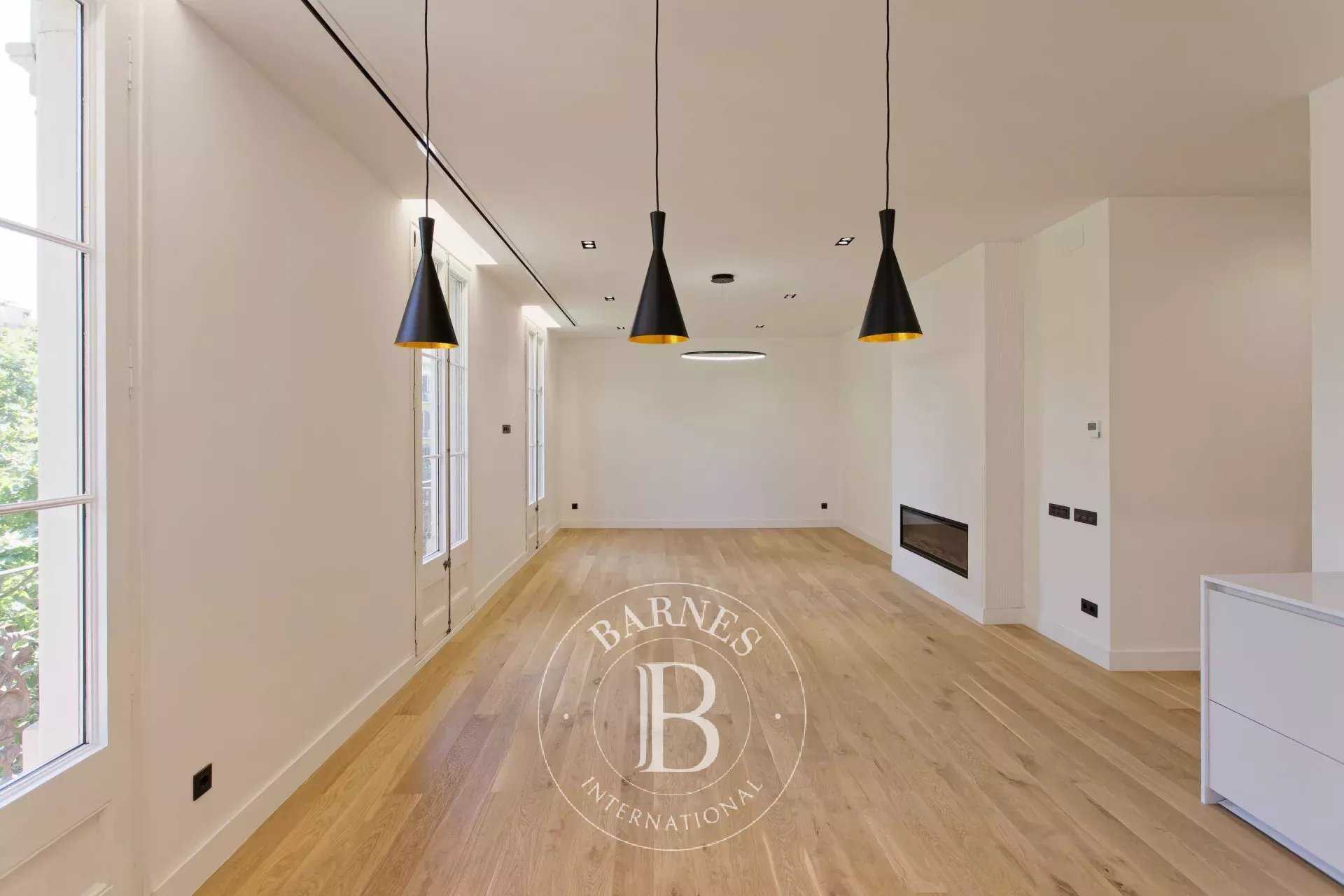 Barcelona  - Apartment 3 Bedrooms