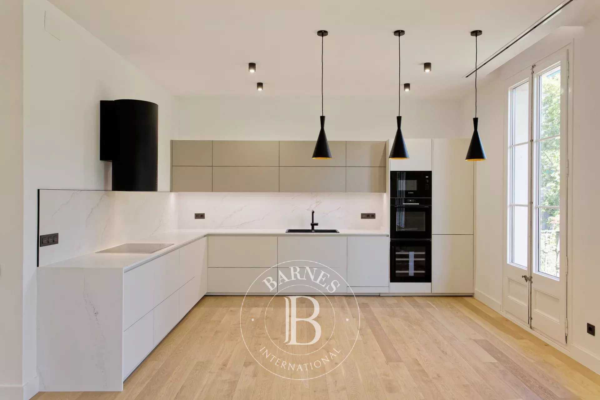 Barcelona  - Apartment 3 Bedrooms