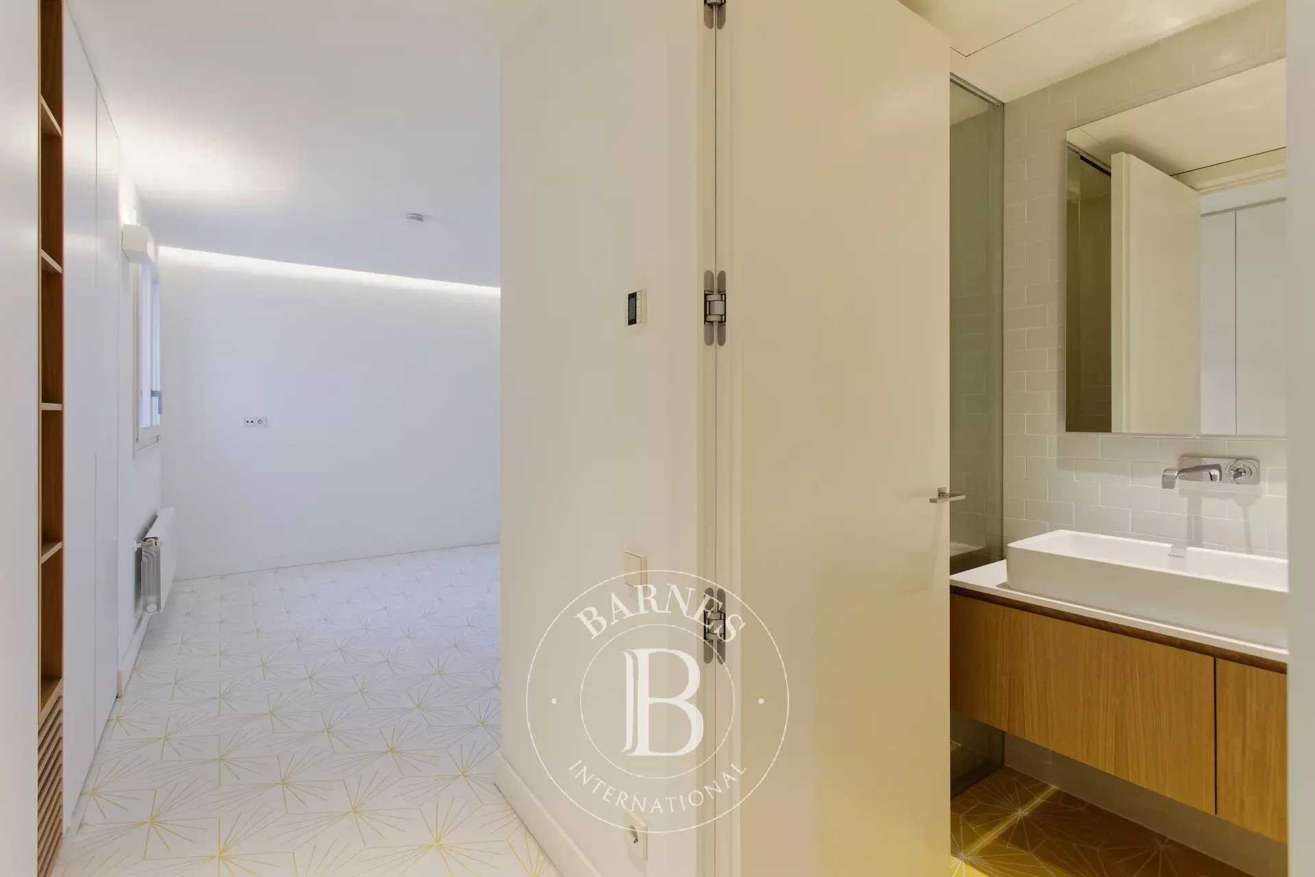 Barcelona  - Apartment 3 Bedrooms