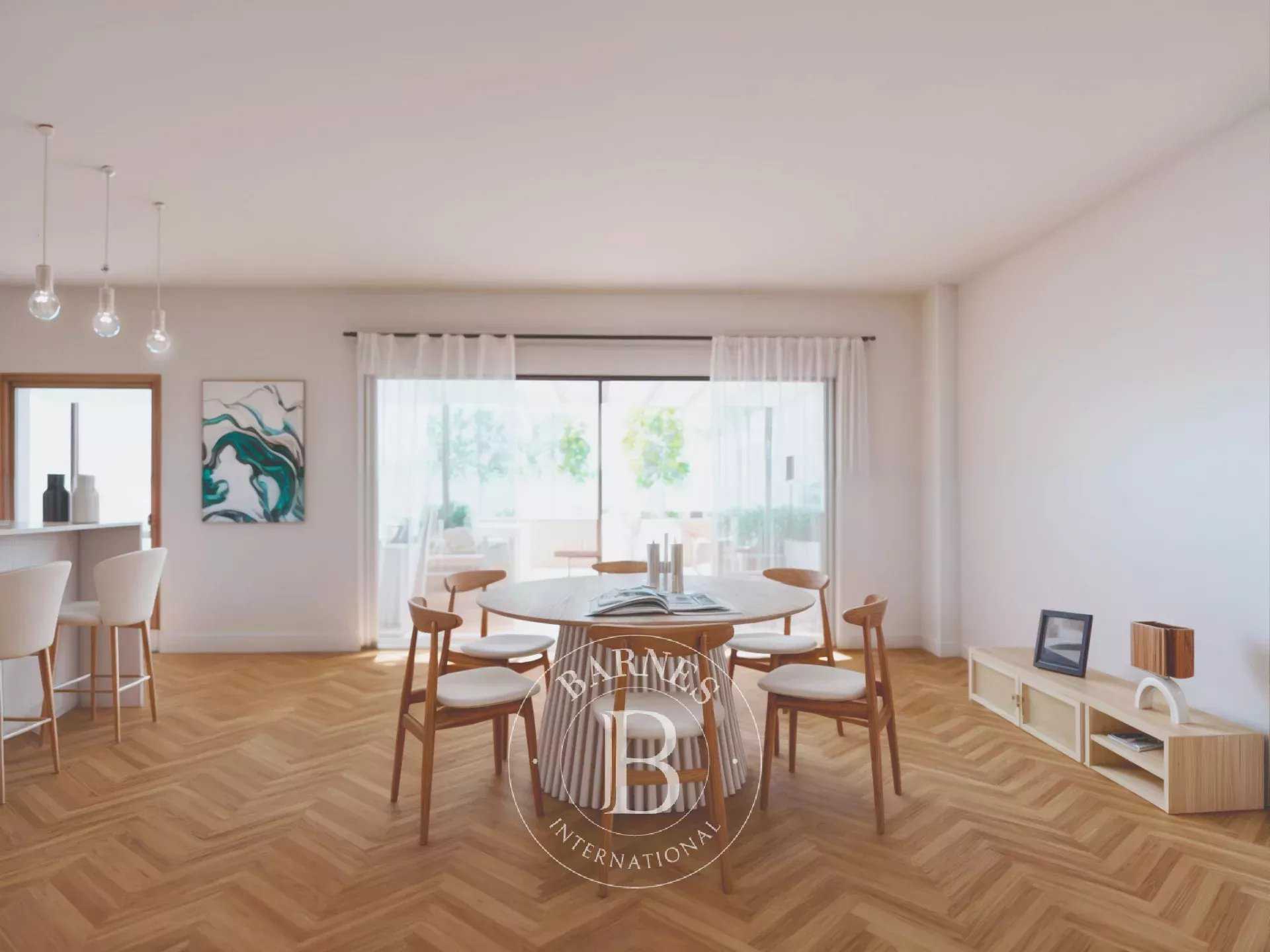 Barcelona  - Apartment 3 Bedrooms