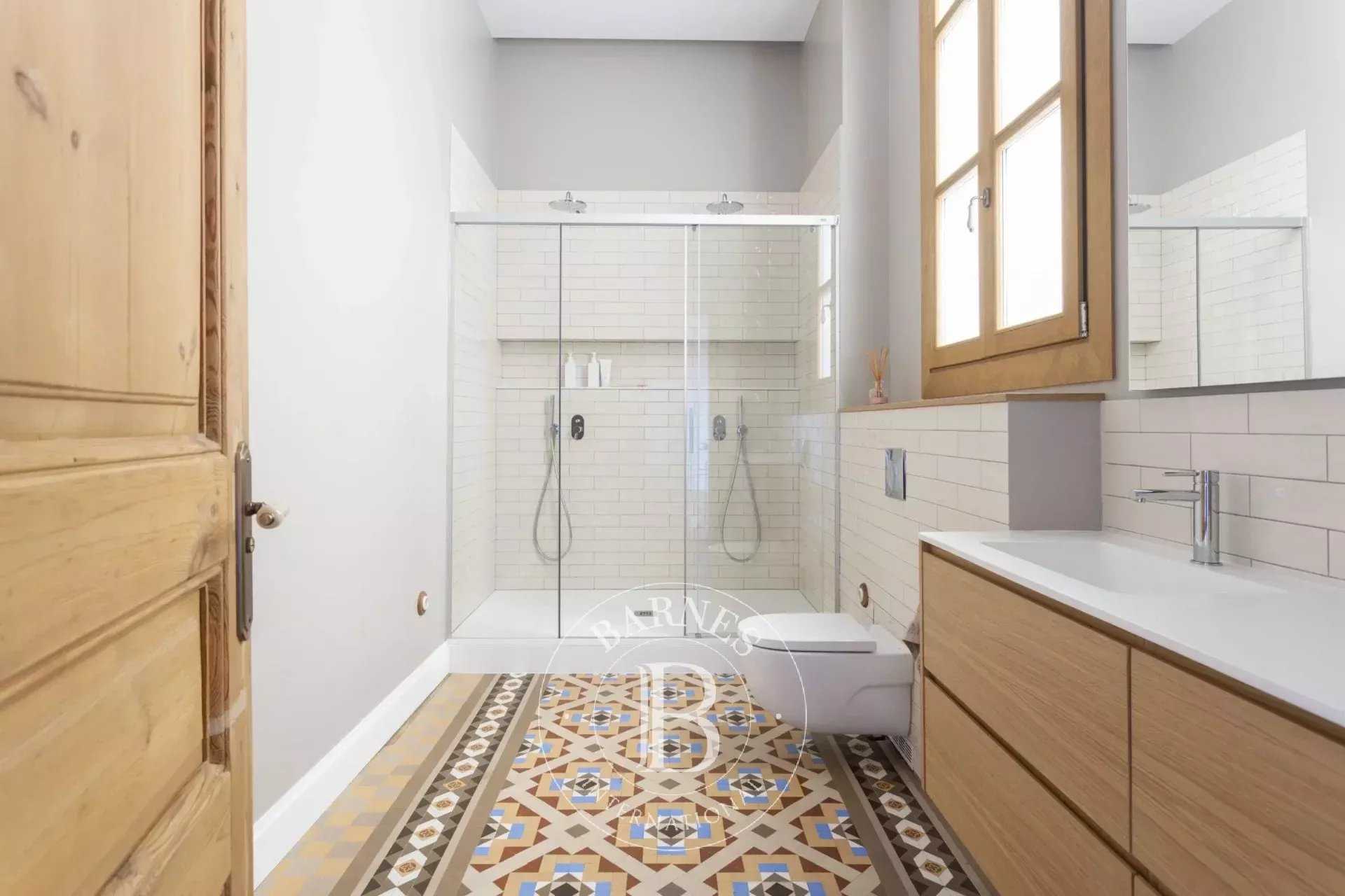 Barcelona  - Apartment 3 Bedrooms