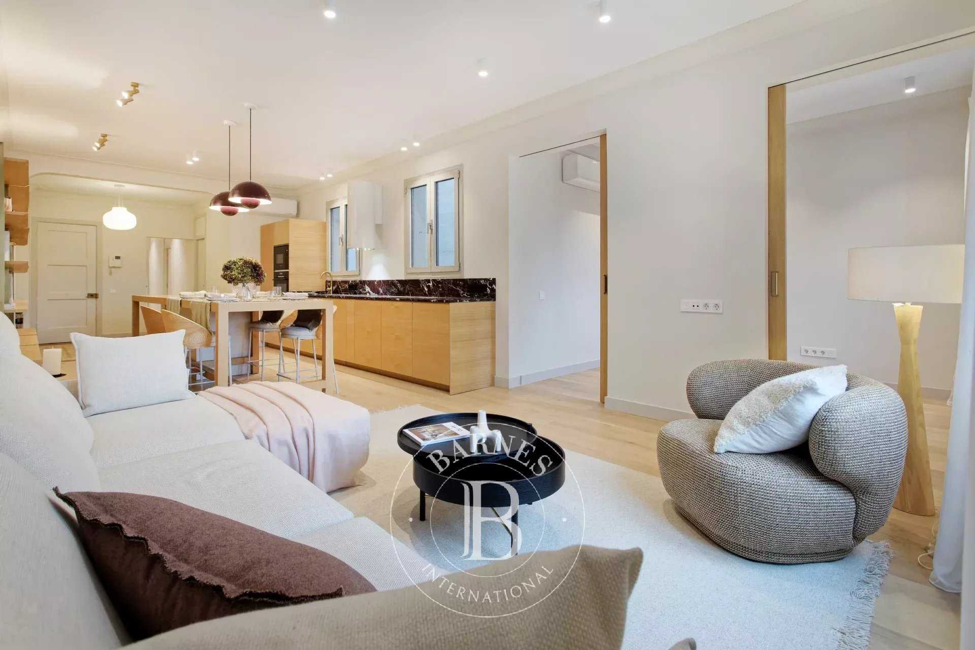 Barcelona  - Apartment 4 Bedrooms