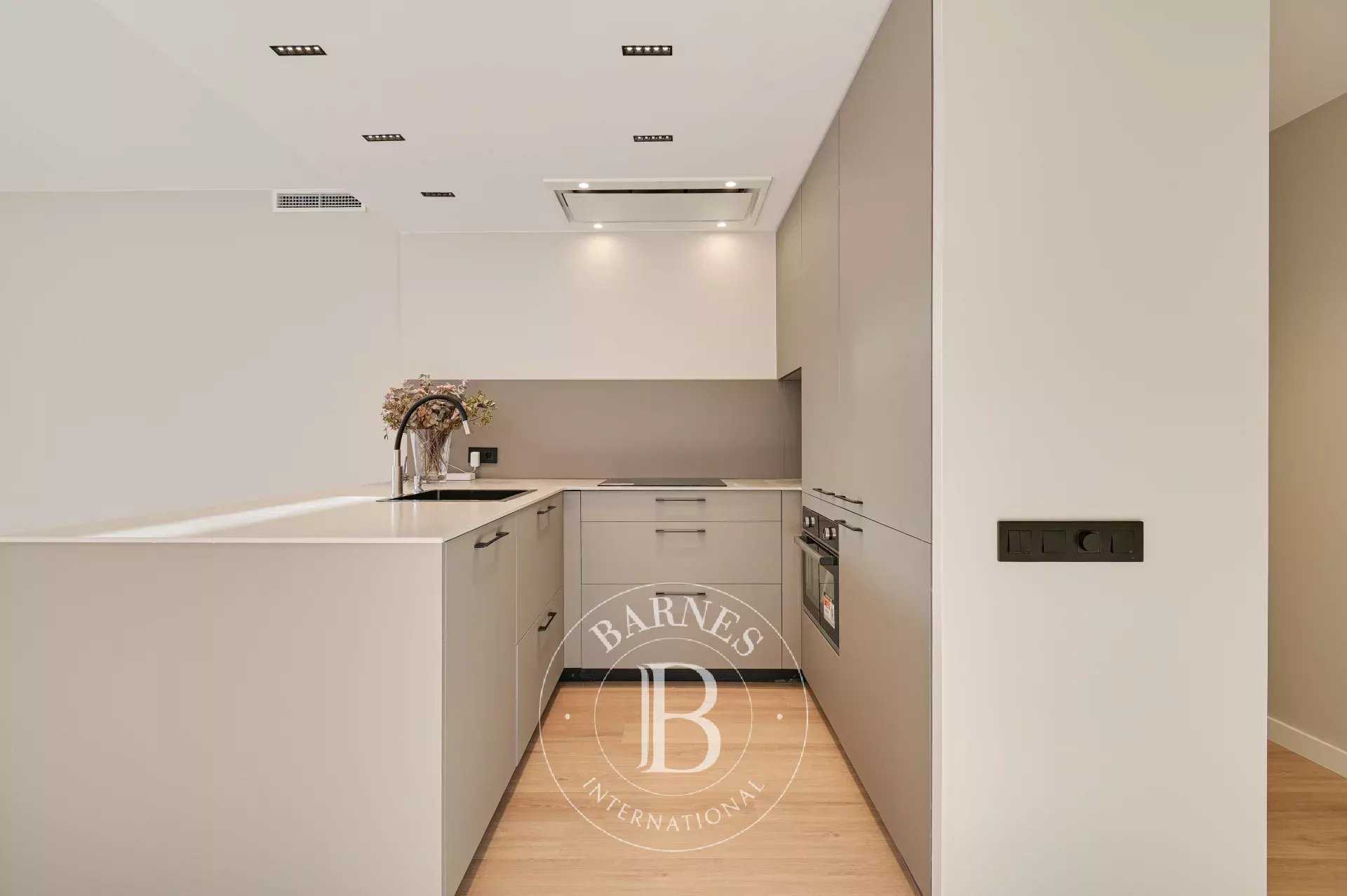 Barcelona  - Apartment 3 Bedrooms