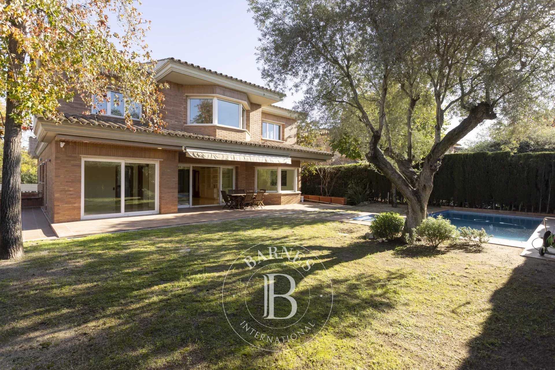 Sant Cugat del Vallés  - Chalet 6 Bedrooms