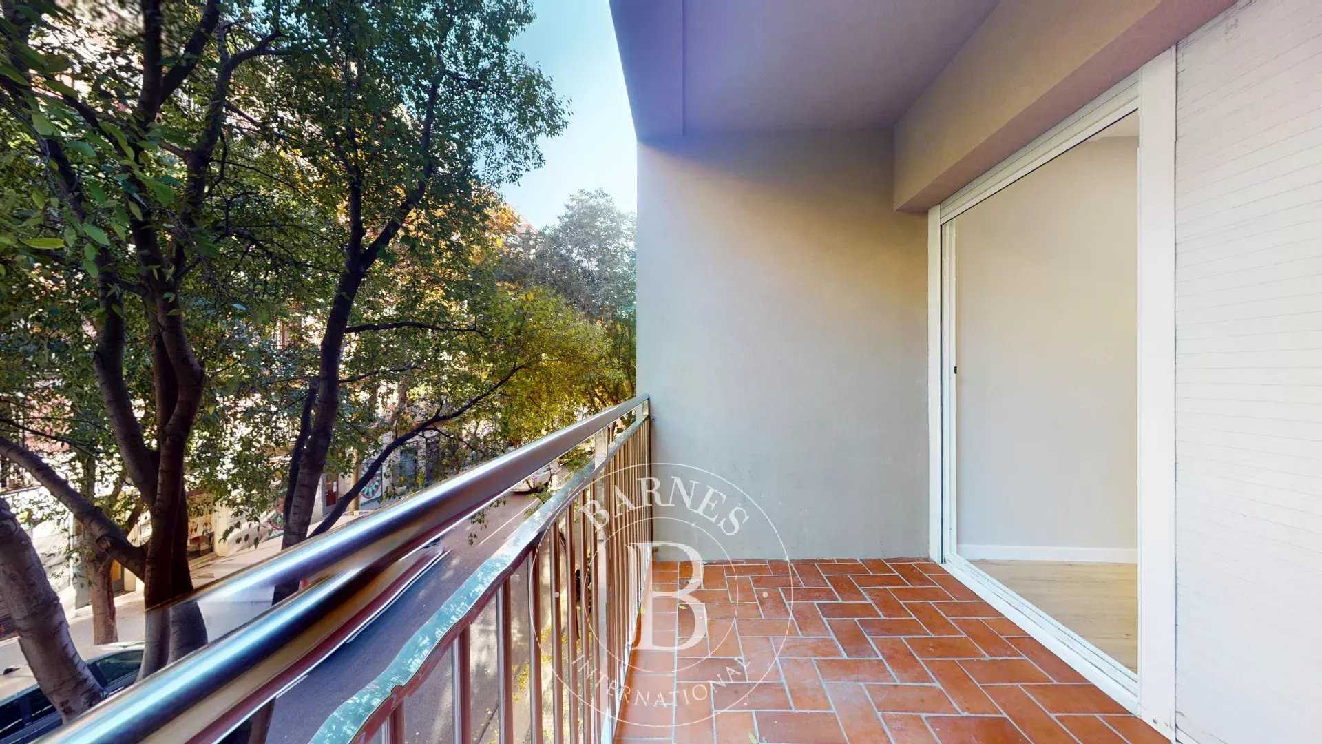 Barcelona  - Apartment 3 Bedrooms