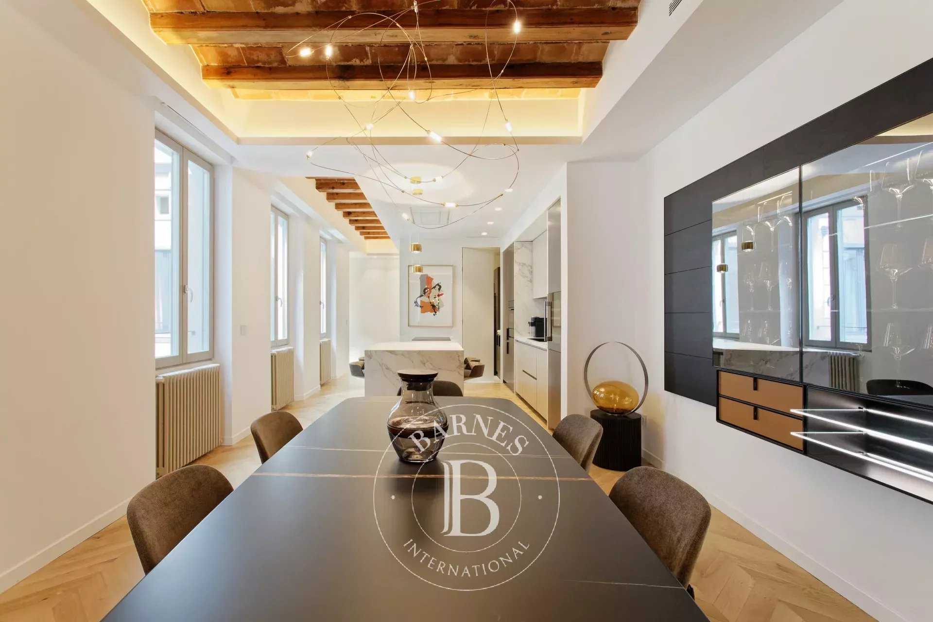 Barcelona  - Apartment 3 Bedrooms