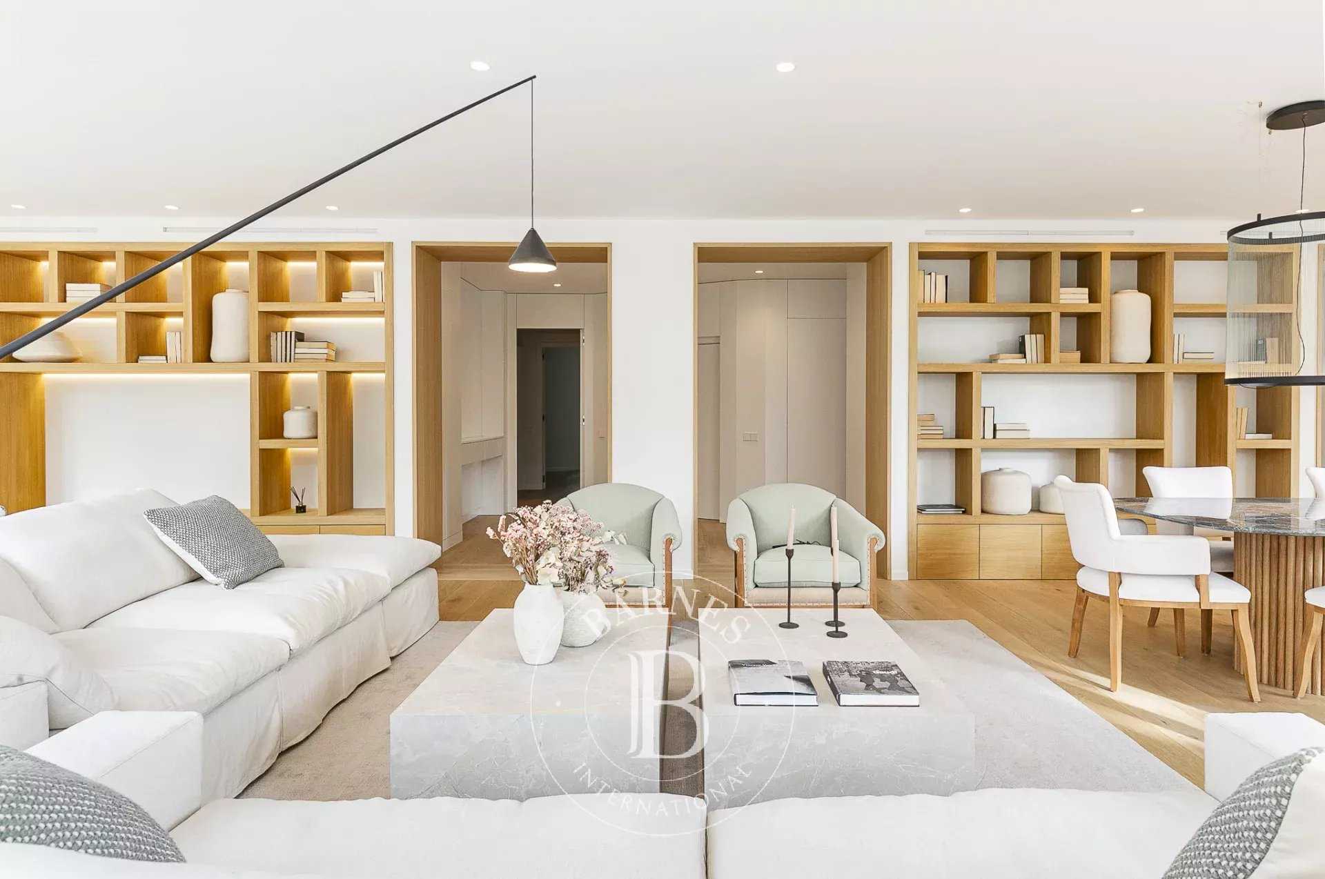 Barcelona  - Apartment 4 Bedrooms