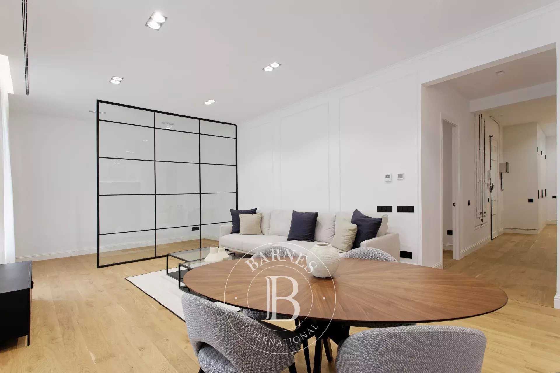 Barcelona  - Apartment 3 Bedrooms