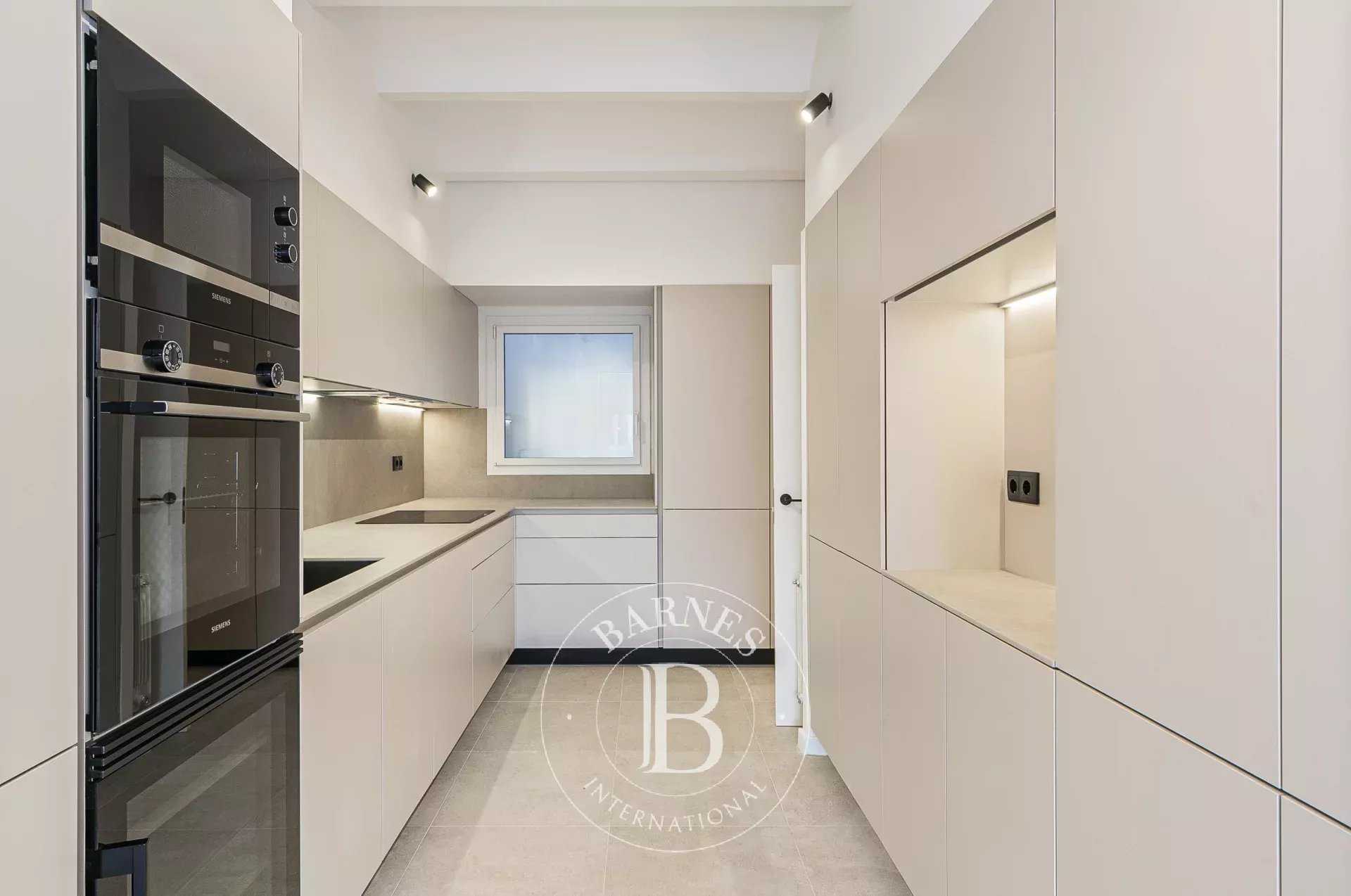 Barcelona  - Apartment 3 Bedrooms