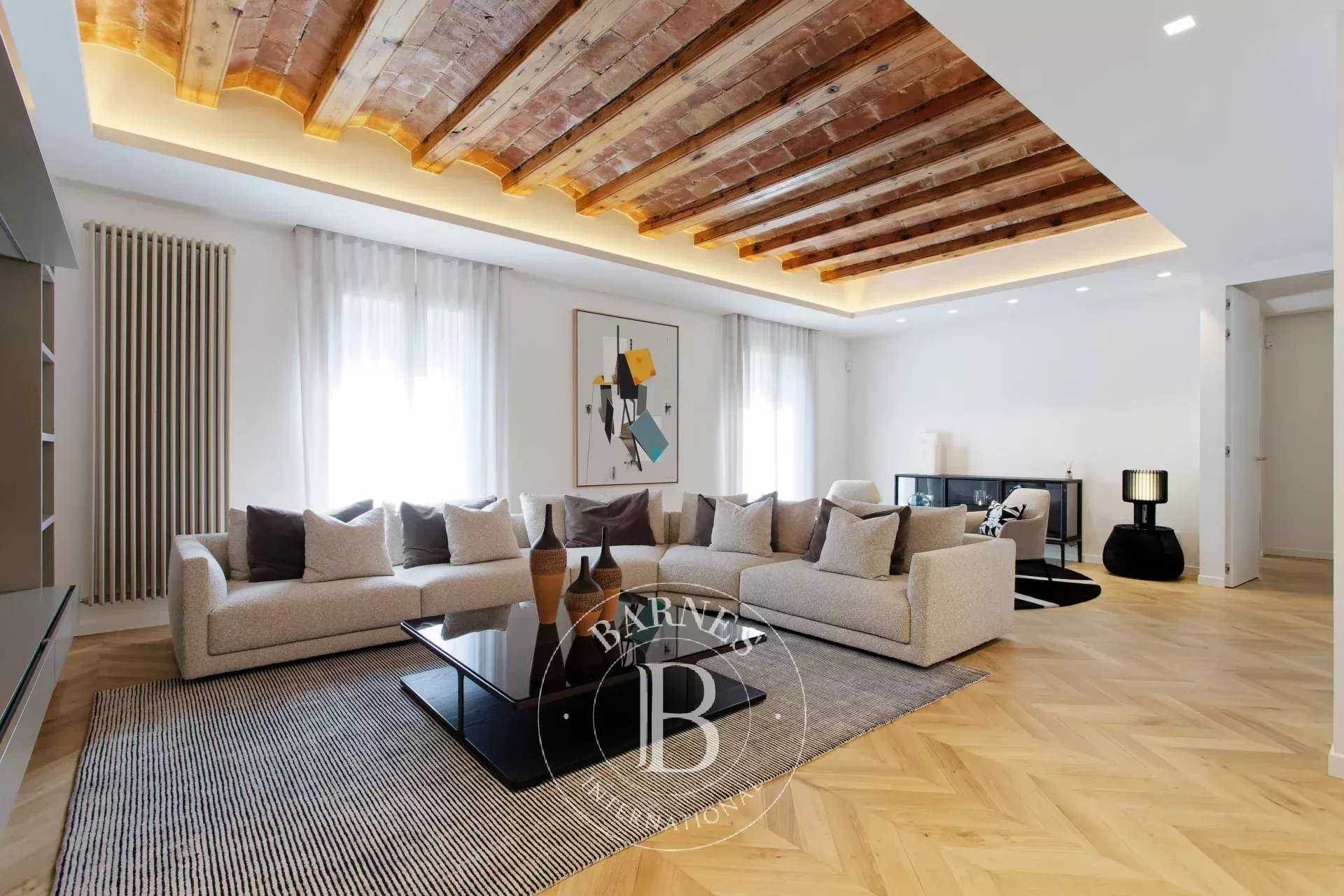 Barcelona  - Apartment 3 Bedrooms