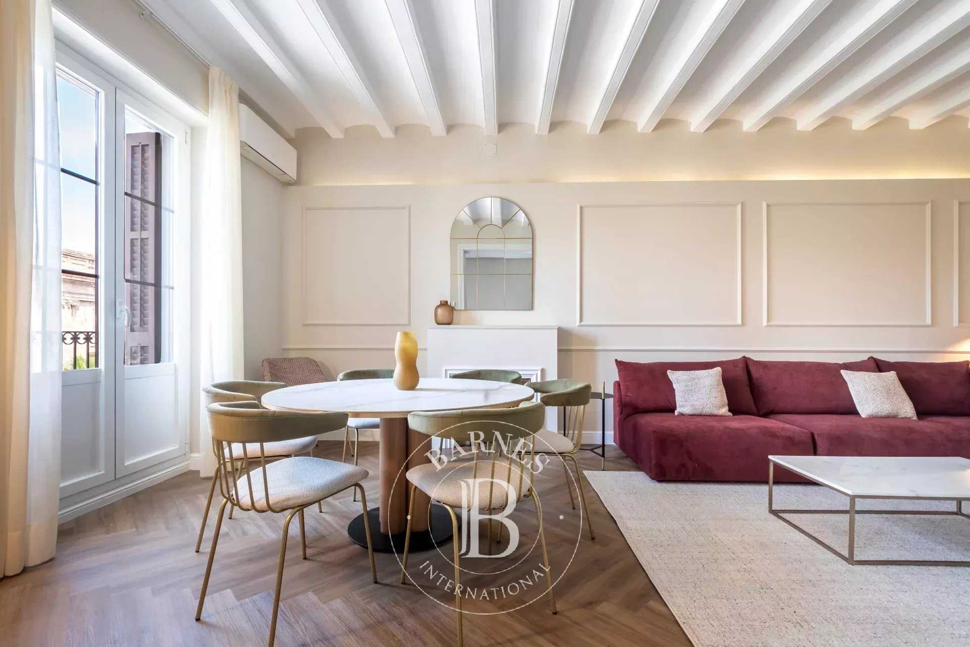 Barcelona  - Apartment 3 Bedrooms