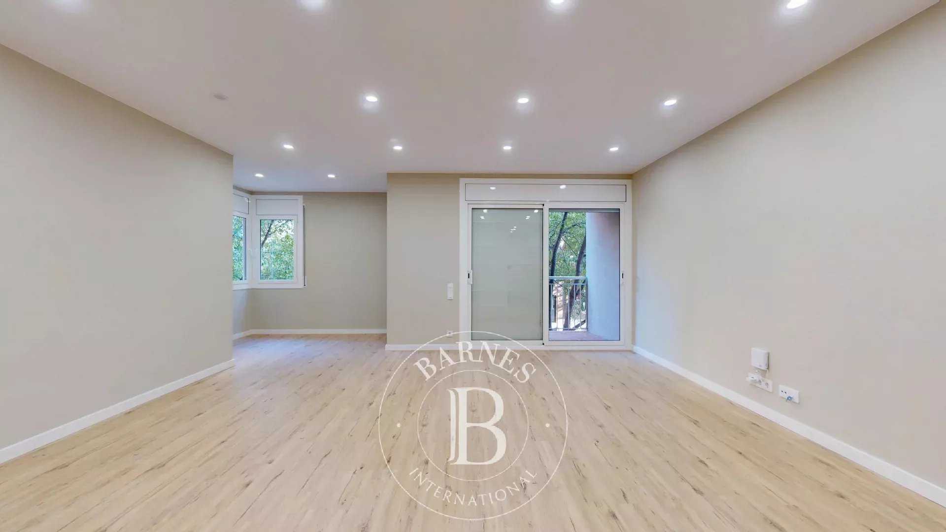 Barcelona  - Apartment 3 Bedrooms