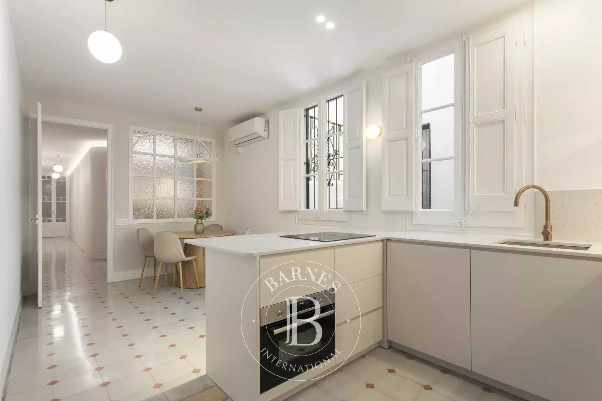 Barcelona  - Apartment 3 Bedrooms