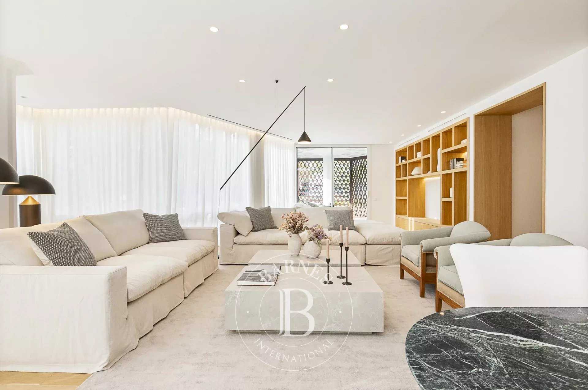 Barcelona  - Apartment 4 Bedrooms