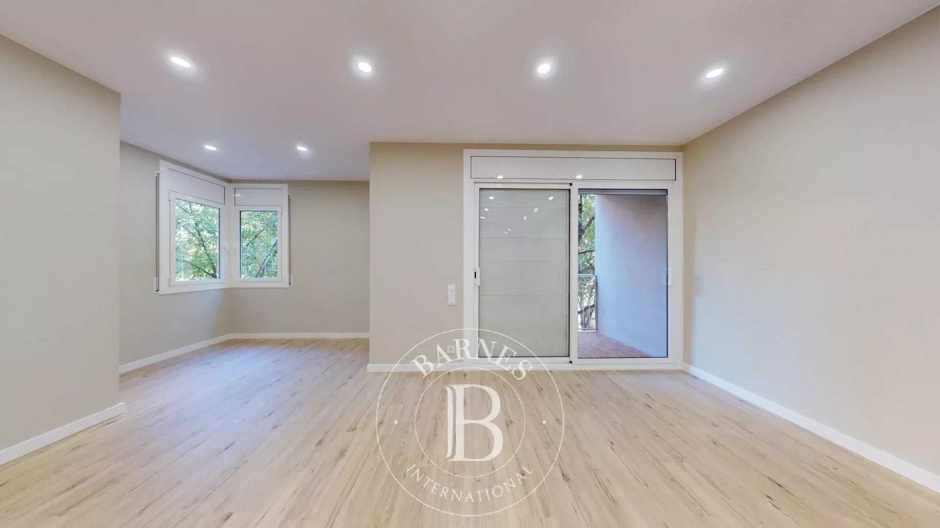 Barcelona  - Apartment 3 Bedrooms