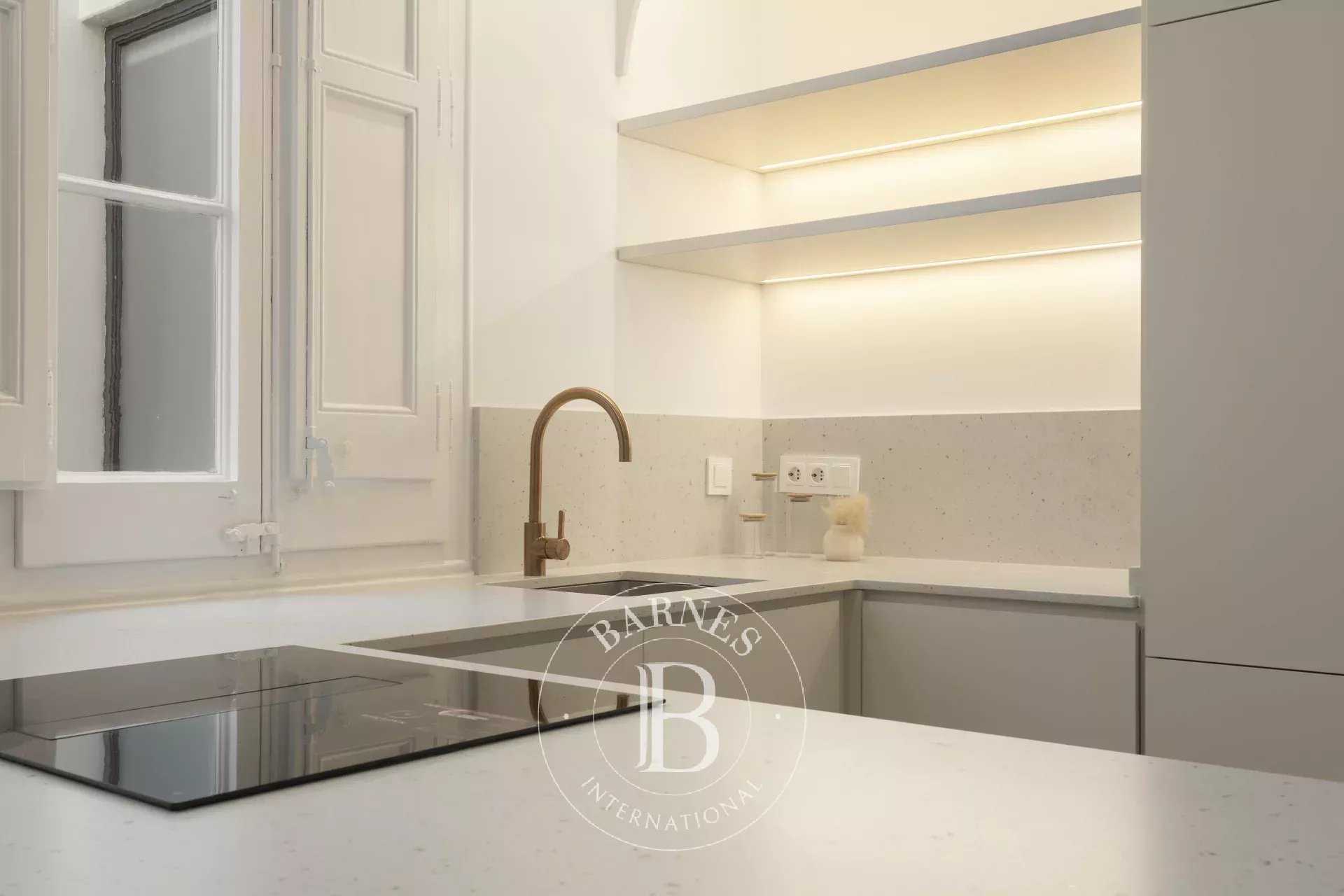 Barcelona  - Apartment 3 Bedrooms