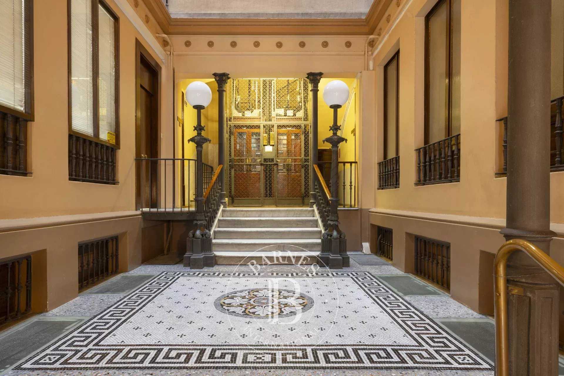 Barcelona  - Penthouse 3 Bedrooms