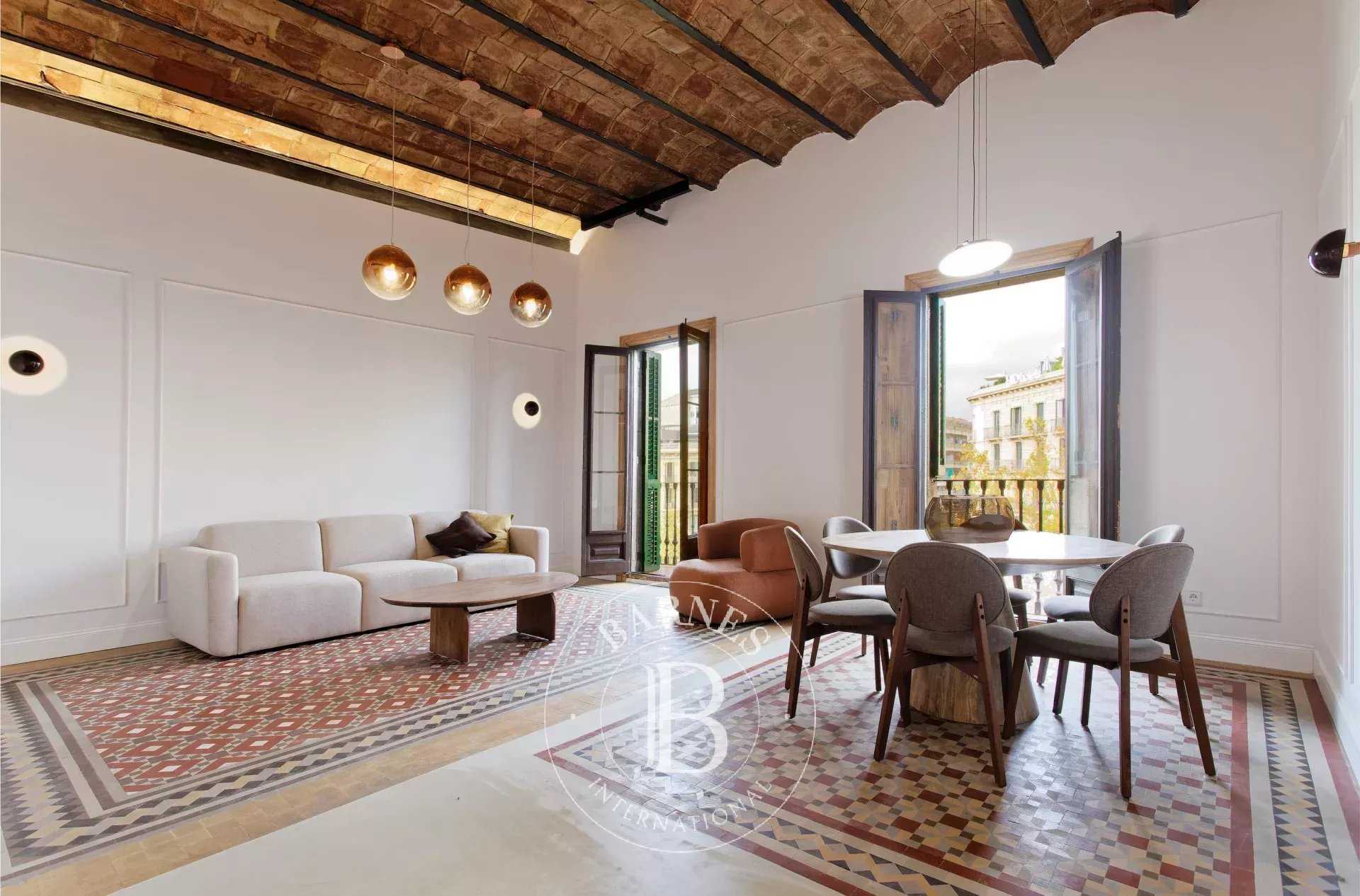 Barcelona  - Apartment 3 Bedrooms