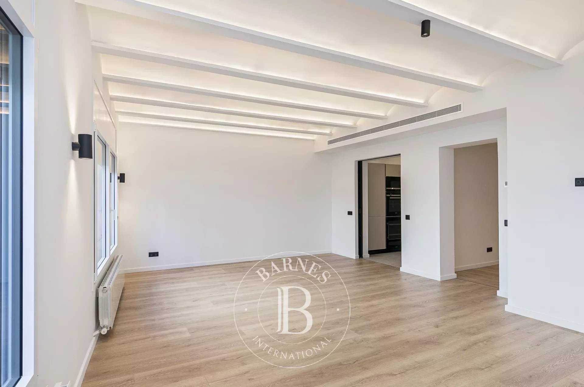 Barcelona  - Apartment 3 Bedrooms