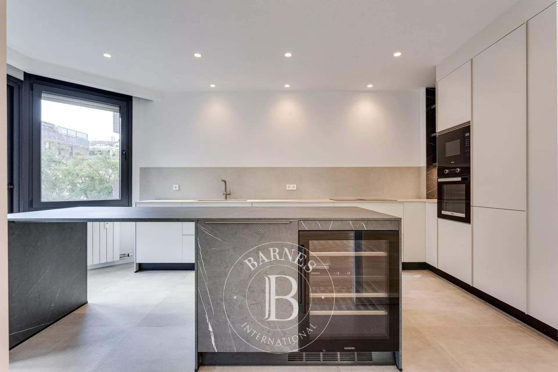 Barcelona  - Apartment 4 Bedrooms - picture 16