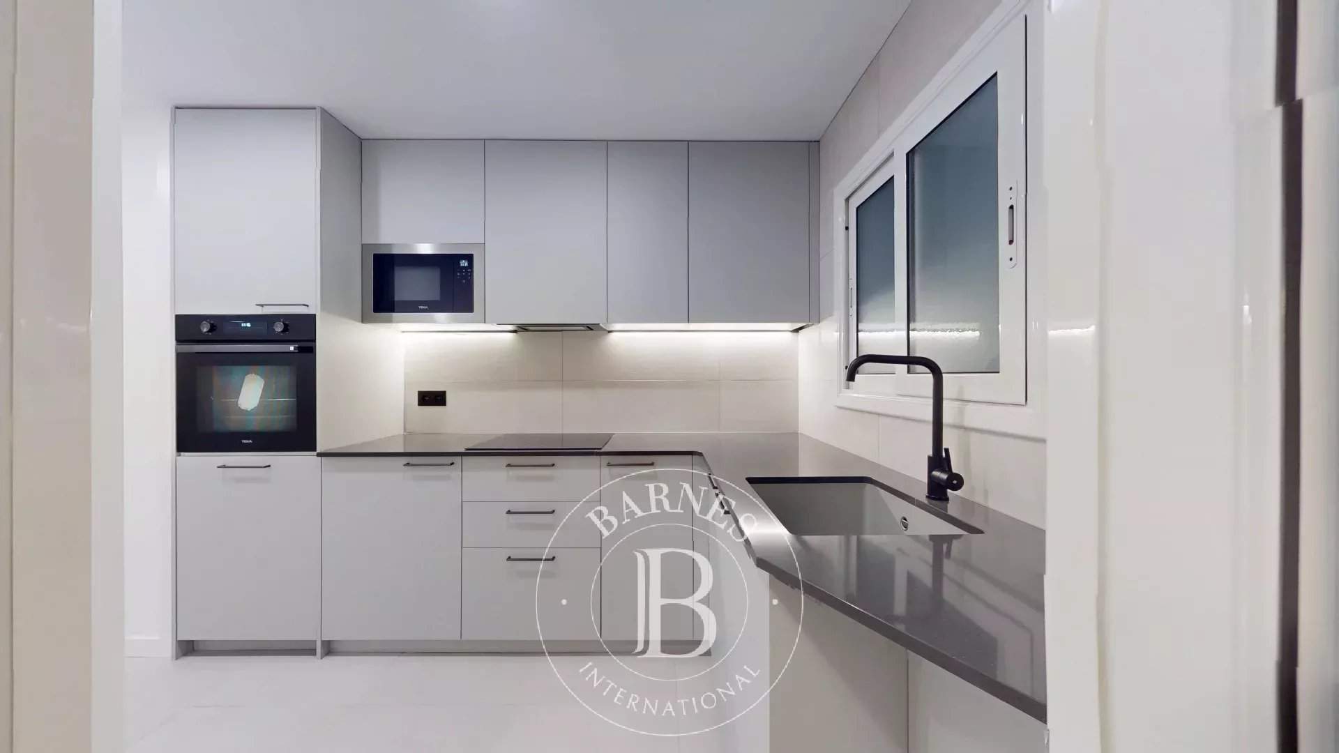 Barcelona  - Apartment 3 Bedrooms - picture 2