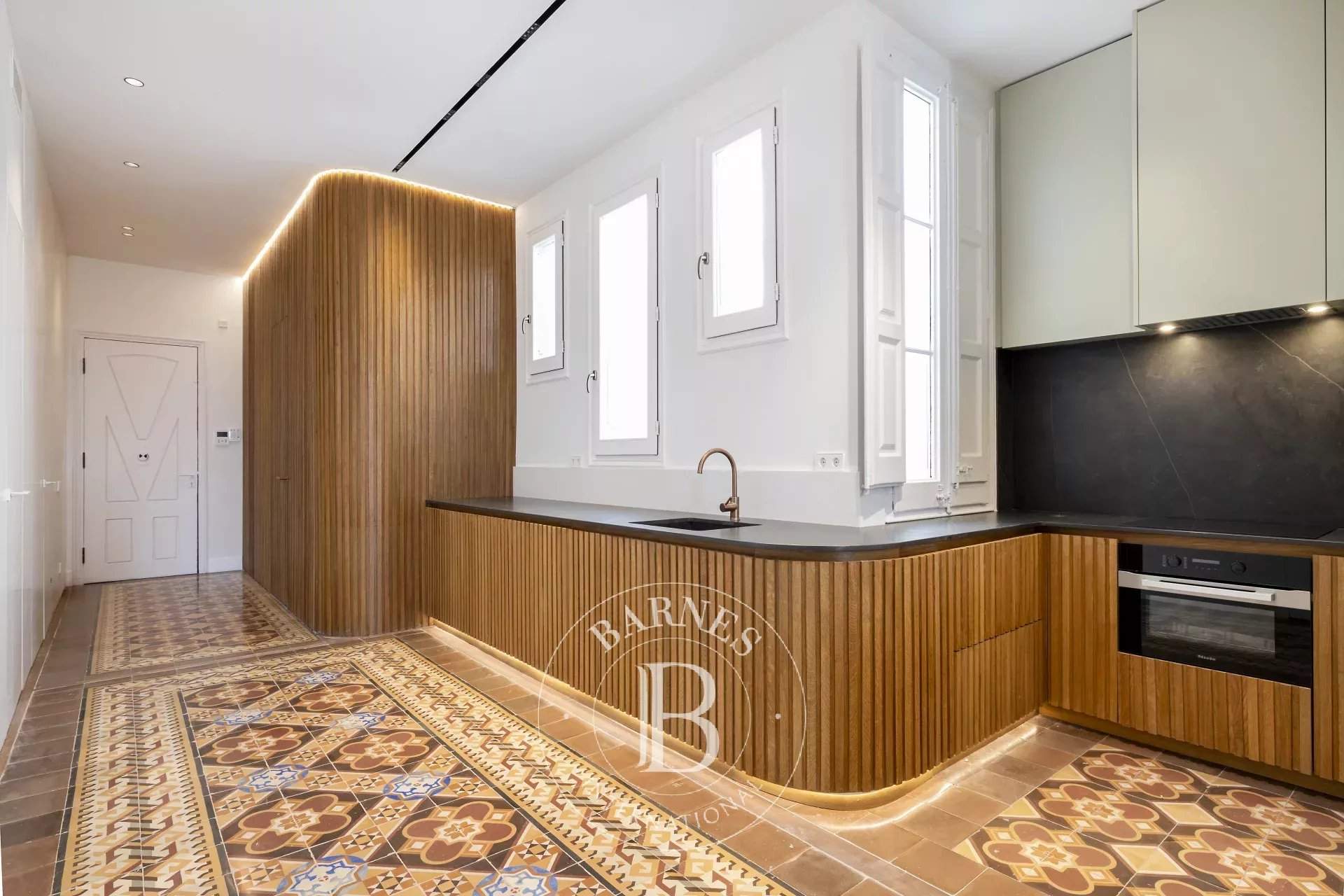 Barcelona  - Penthouse 3 Bedrooms - picture 17