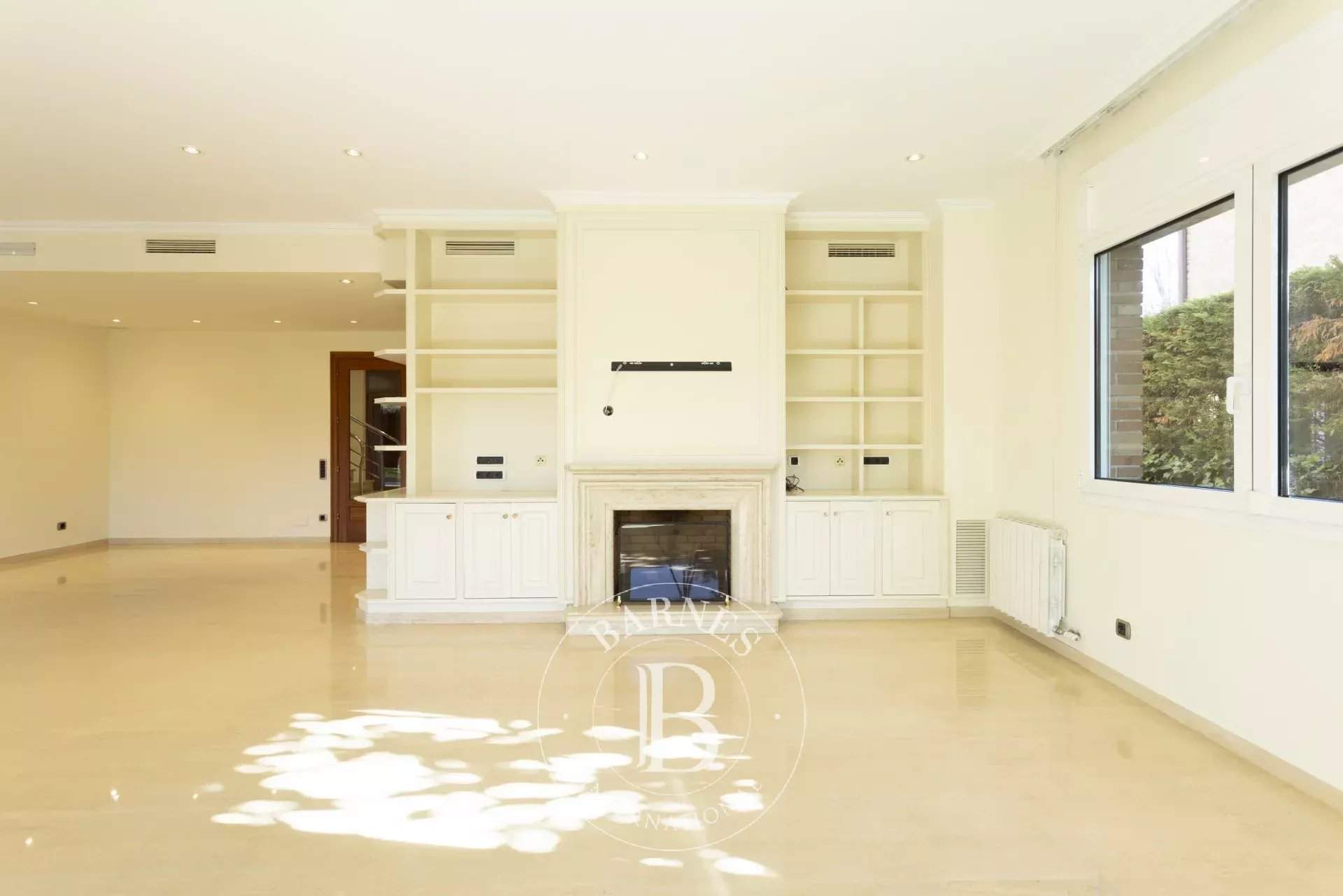 Sant Cugat del Vallés  - Chalet 6 Bedrooms - picture 9