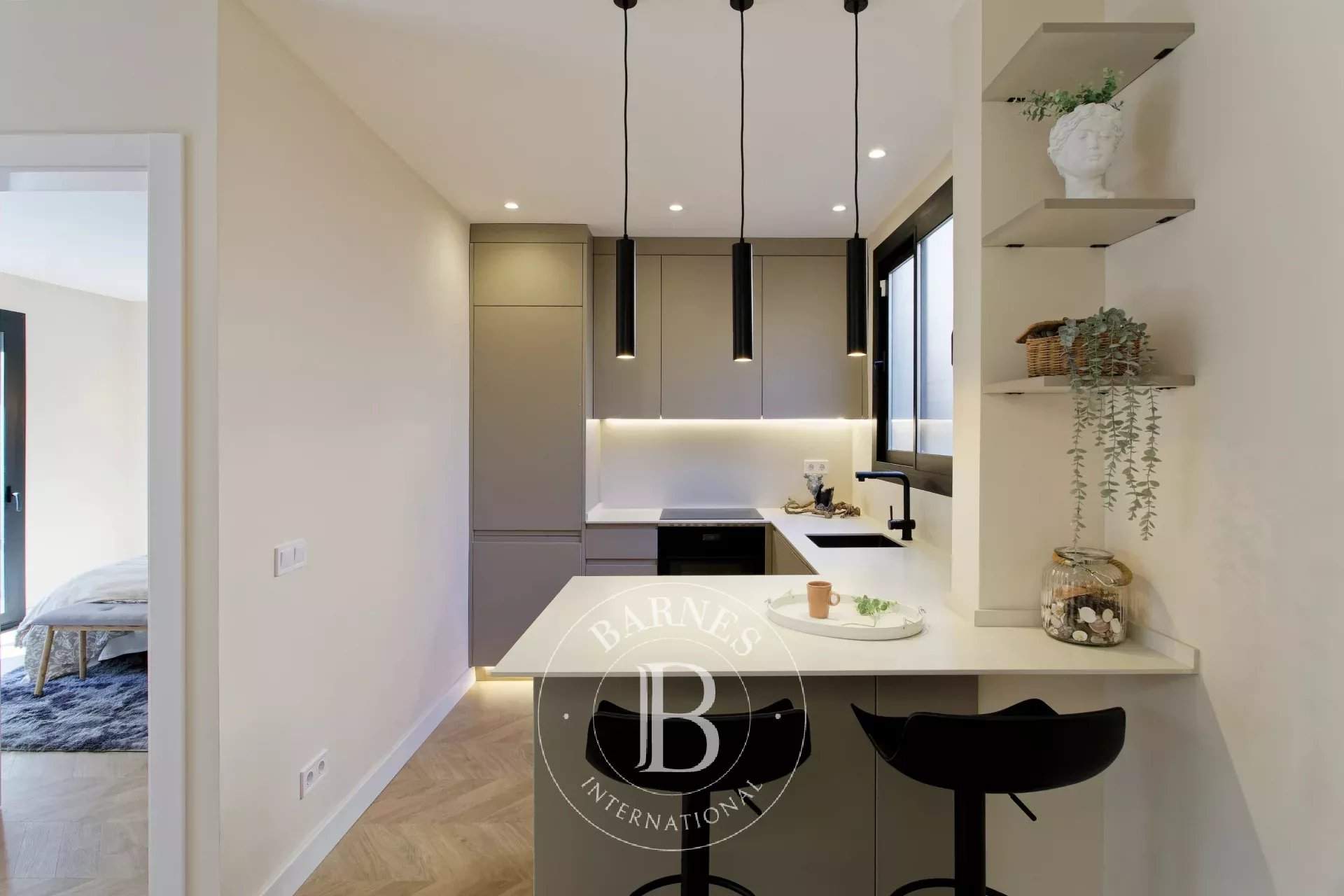 Barcelona  - Piso  - picture 13