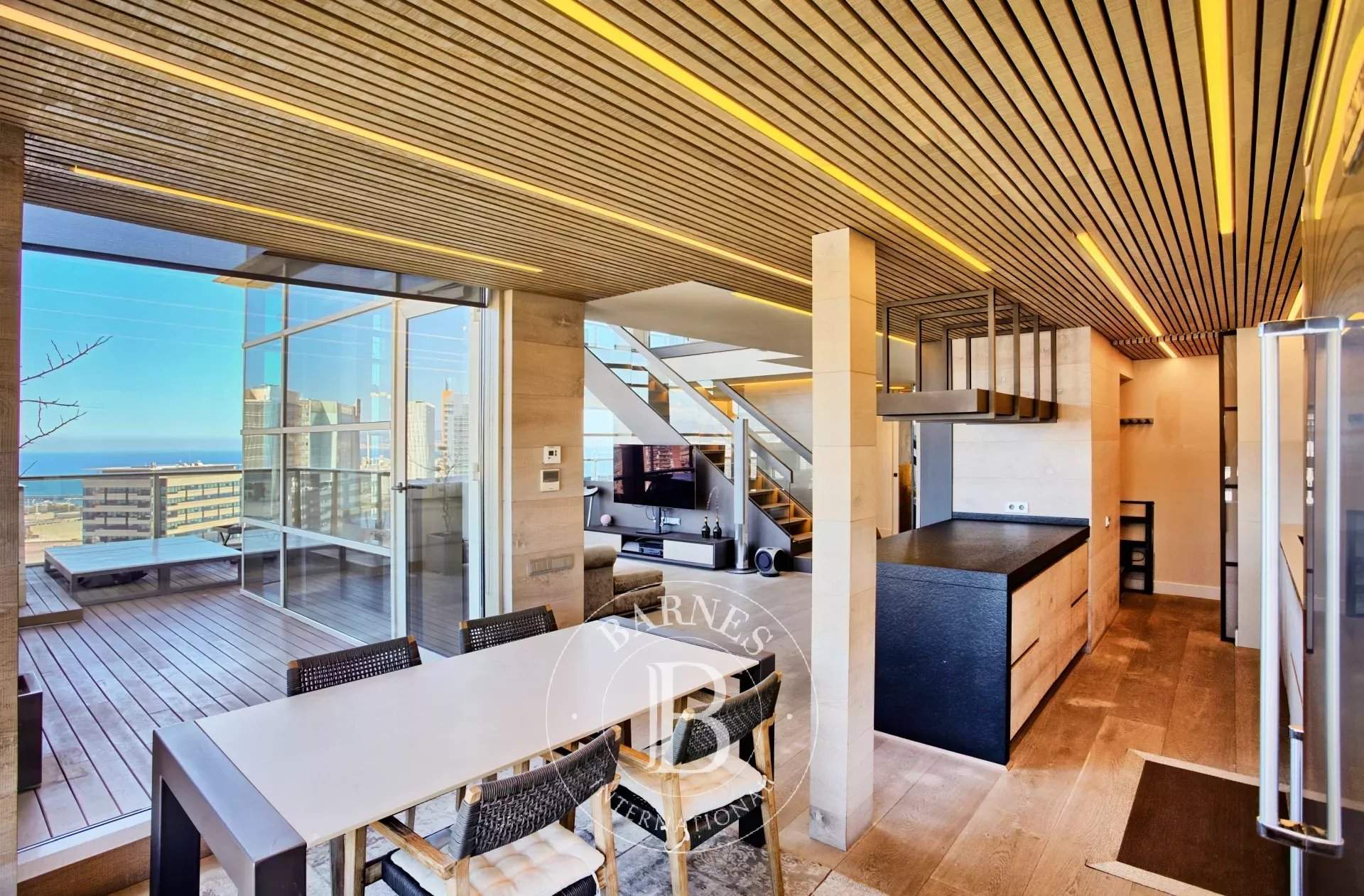 Barcelona  - Penthouse 3 Bedrooms - picture 4