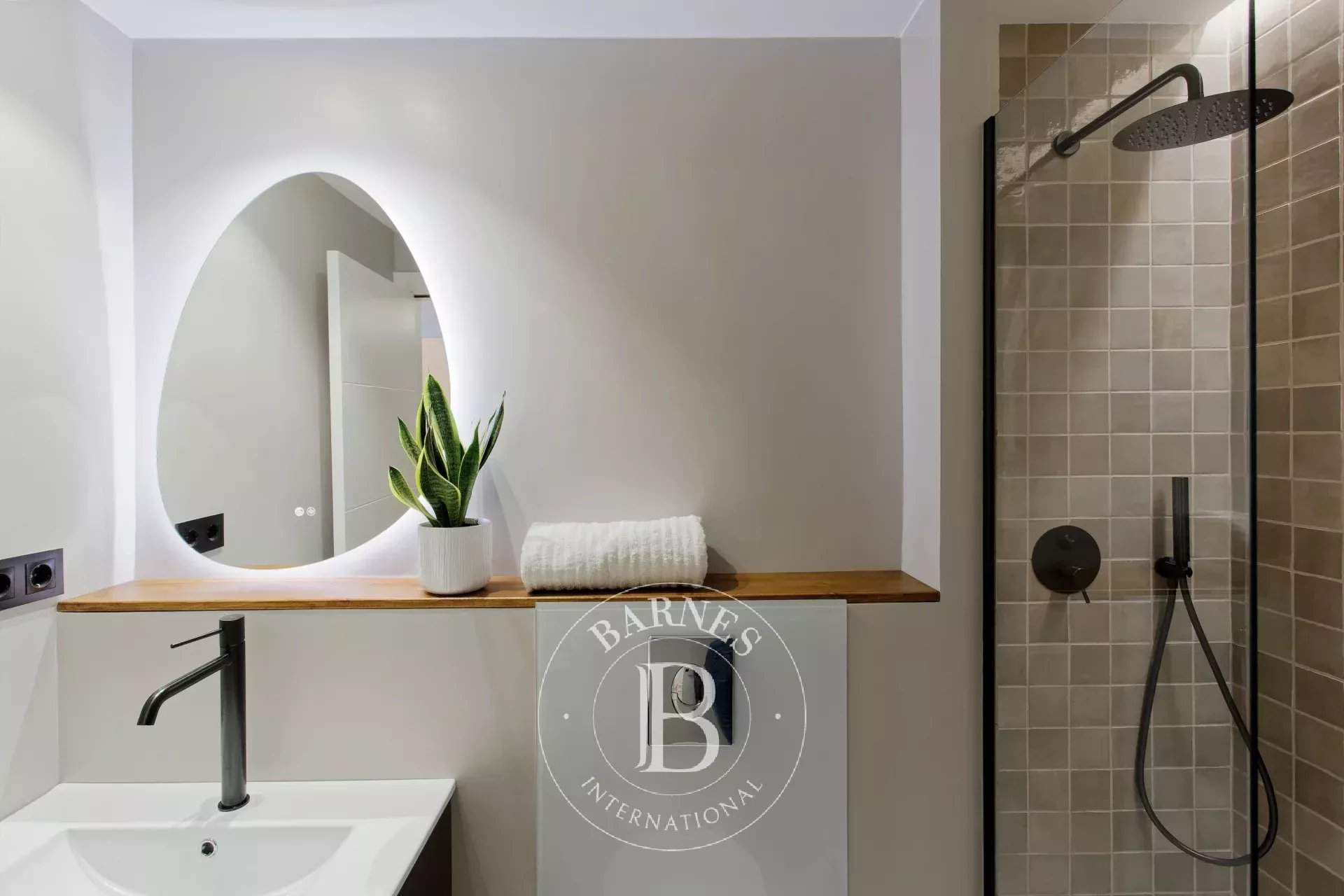 Barcelona  - Piso  - picture 13