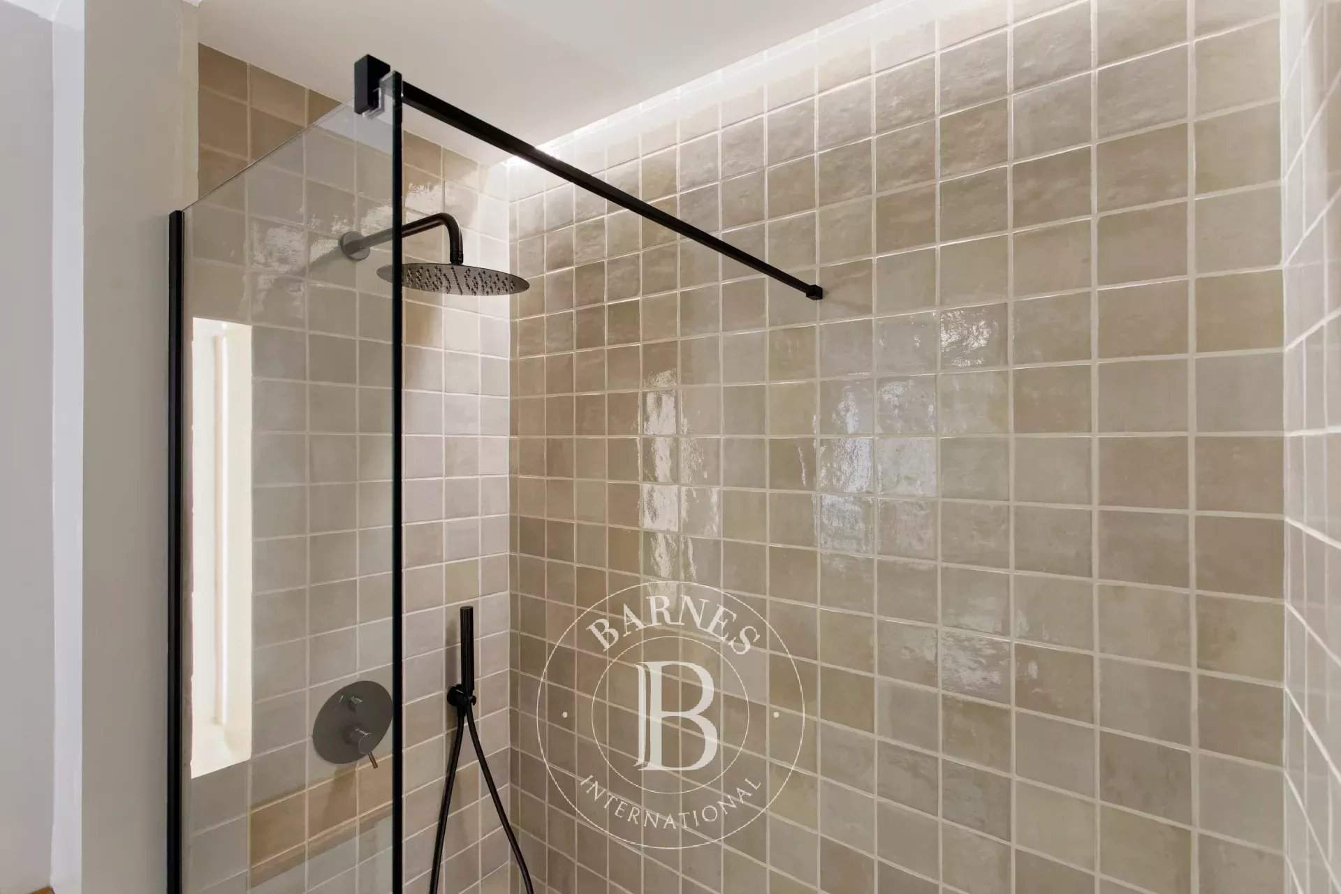 Barcelona  - Piso  - picture 14